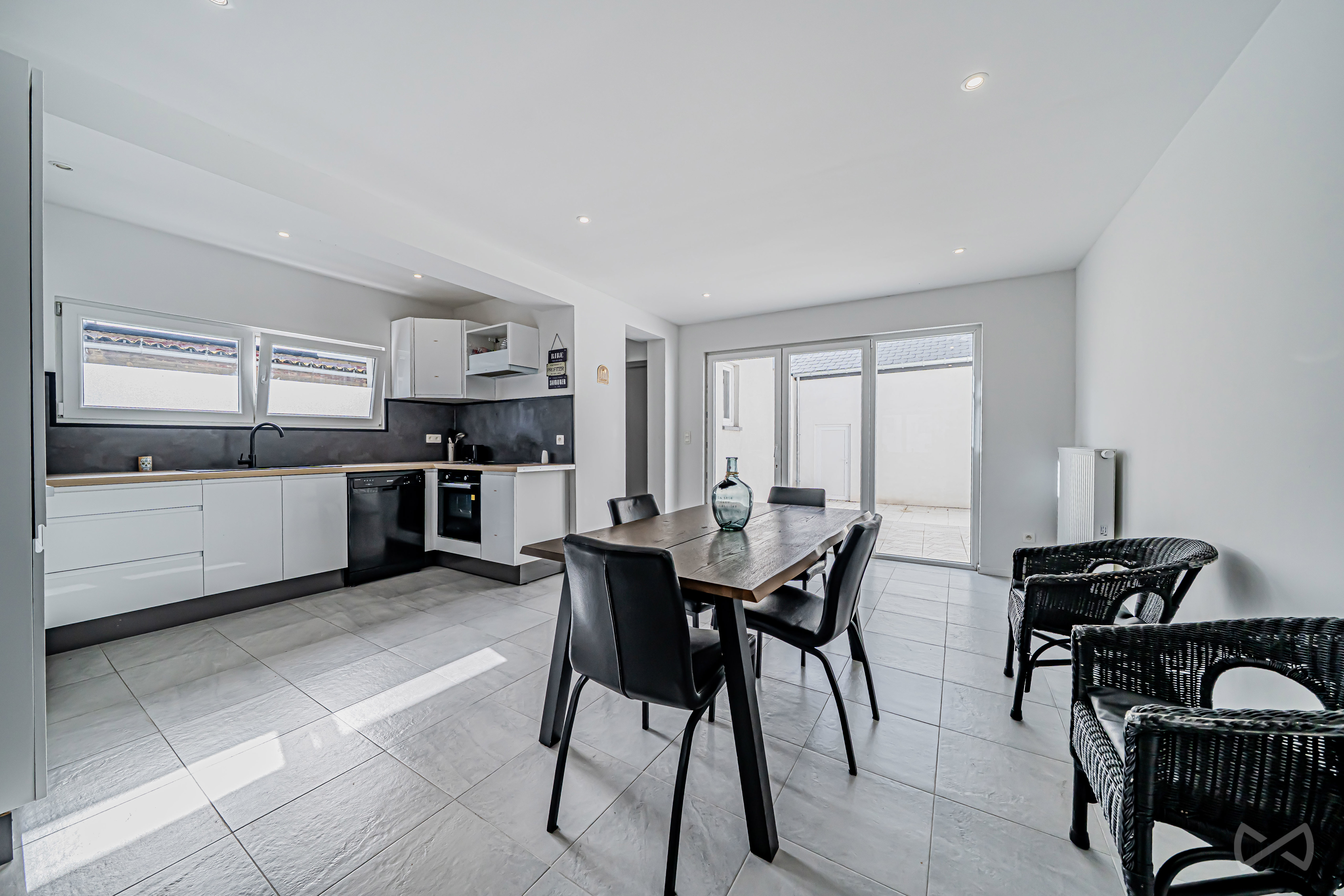 Picture 2 of 3 for House with four bedrooms in Châtelet
