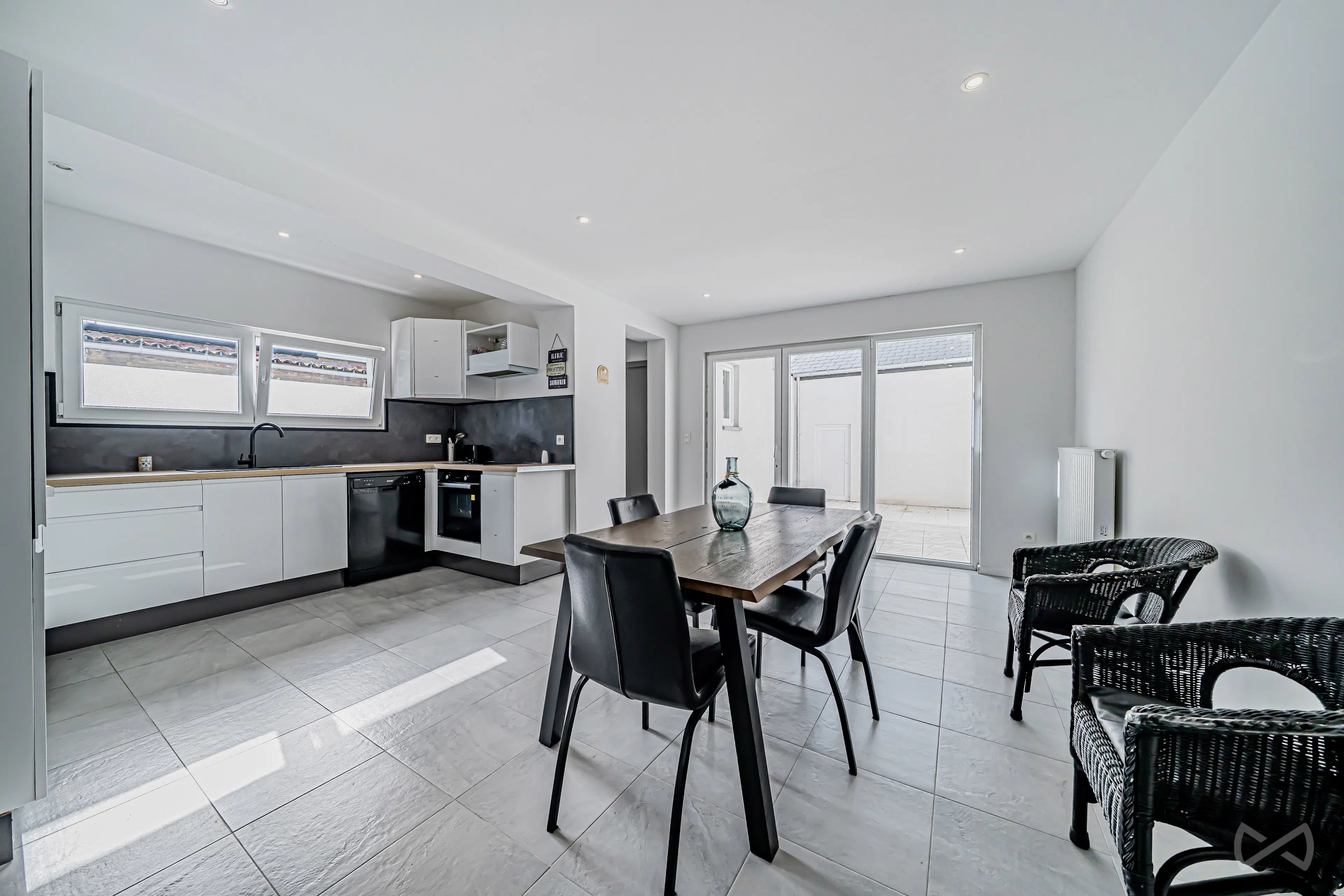 Picture 2 of 3 for House with four bedrooms in Châtelet