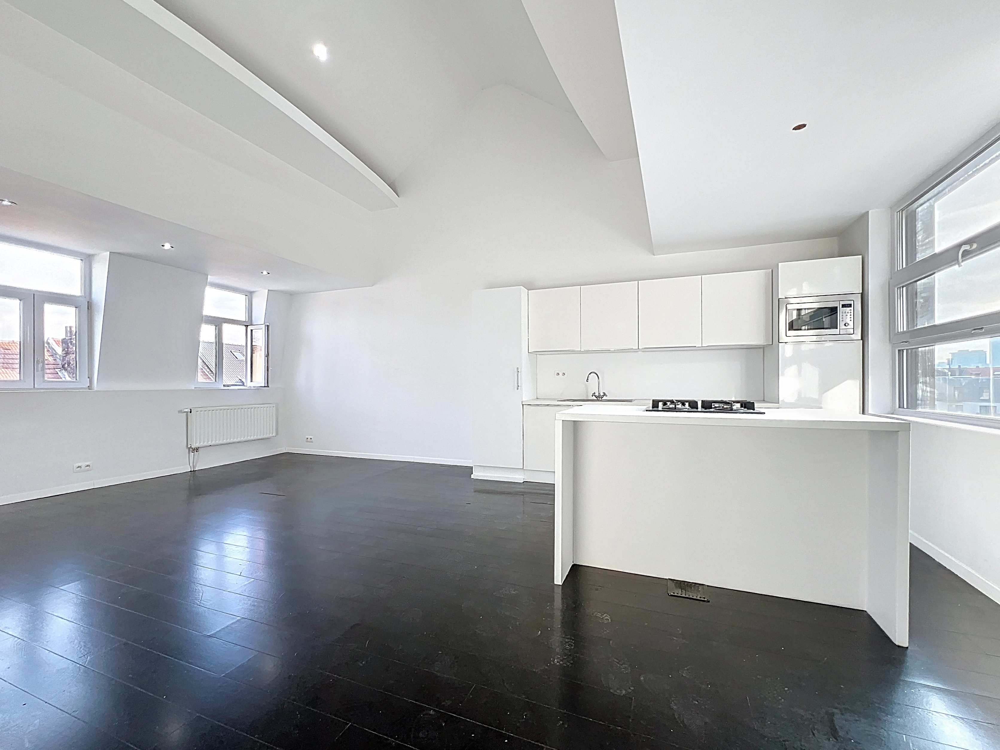 Foto 1 van 4 van Appartement met drie slaapkamers in Schaerbeek