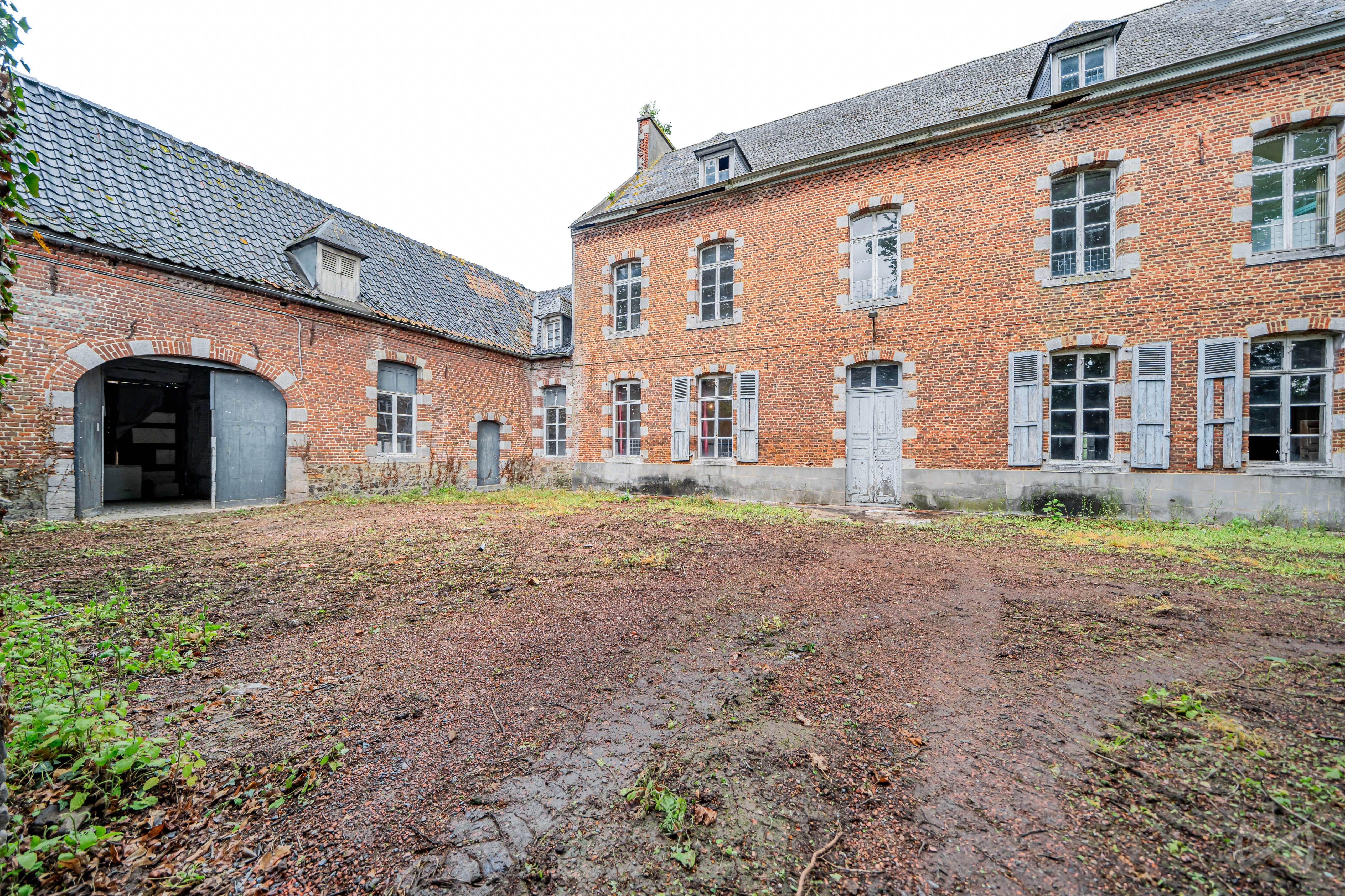Picture 4 of 4 for Castle with ten bedrooms in Vellereille-le-sec