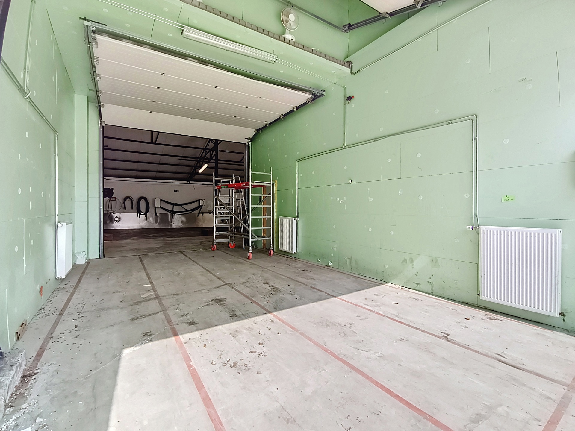 Picture 1 of 4 for Warehouse in Héron