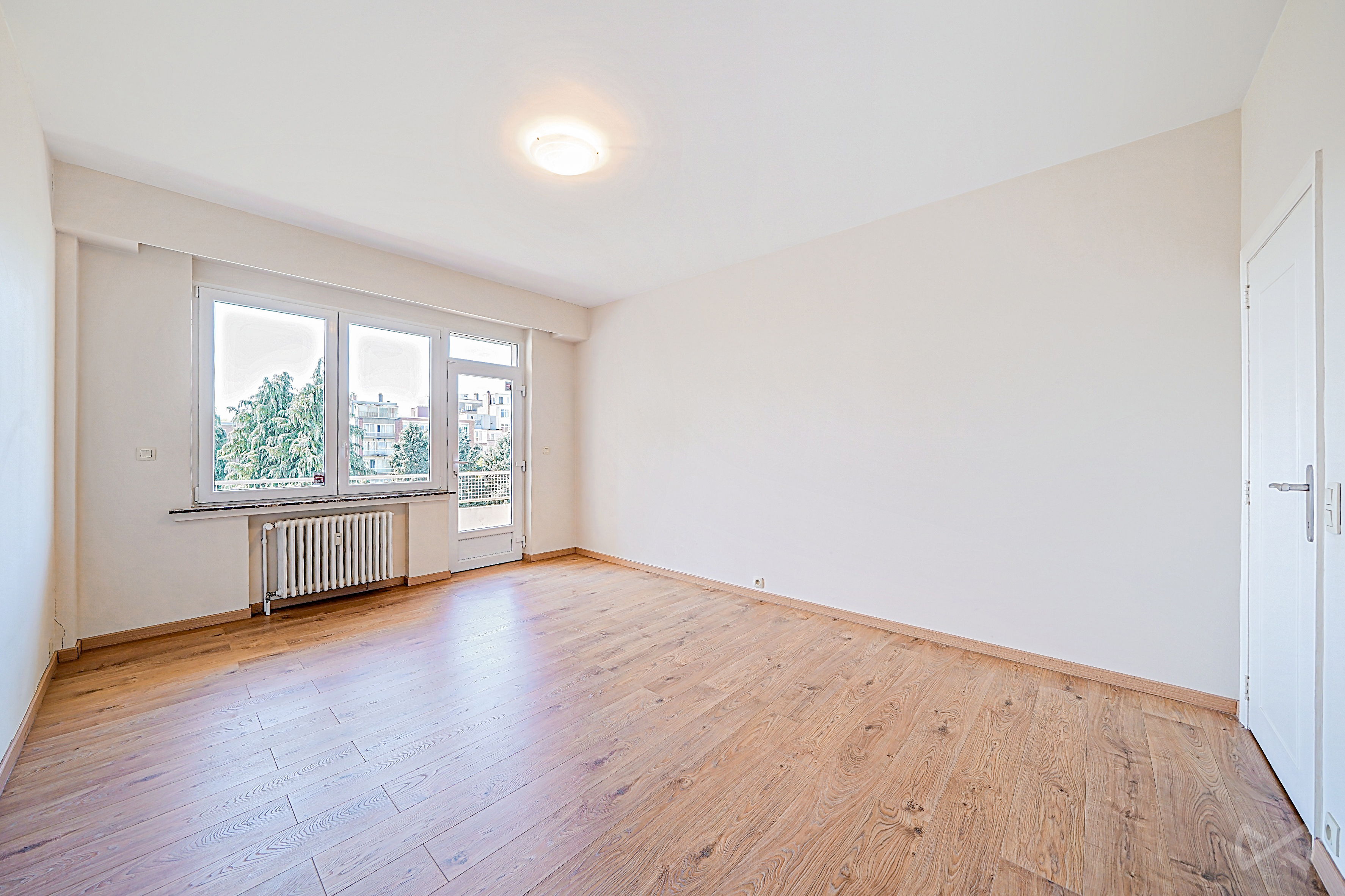 Picture 1 of 4 for Flat with three bedrooms in Ixelles
