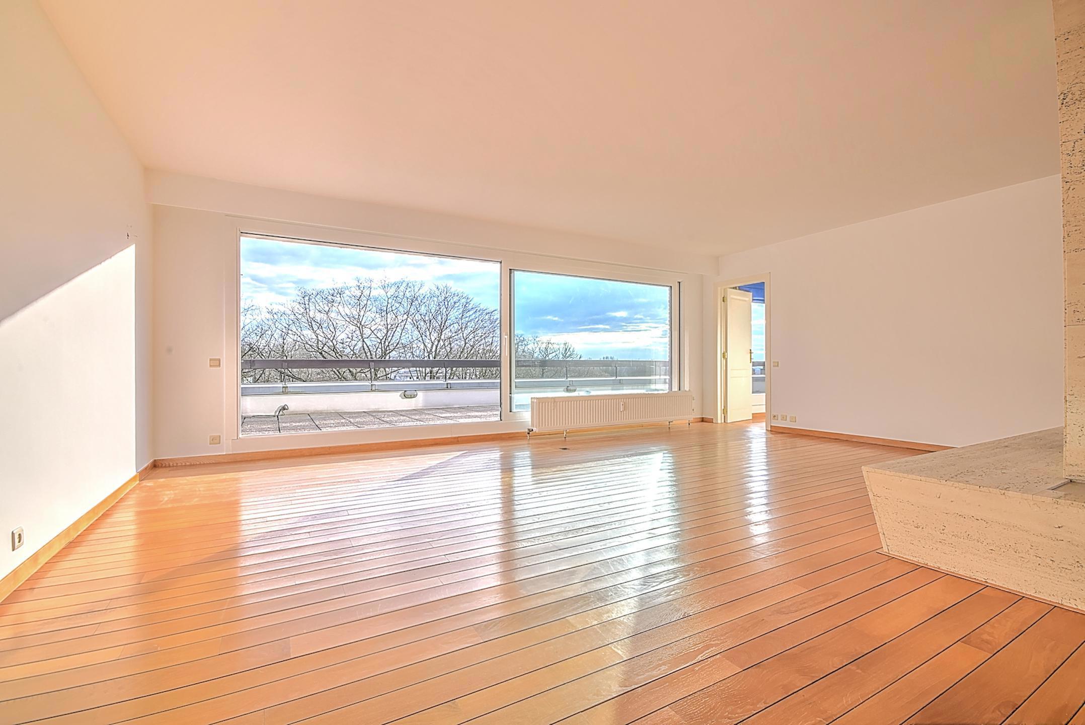 Picture 3 of 3 for Penthouse with two bedrooms in Uccle
