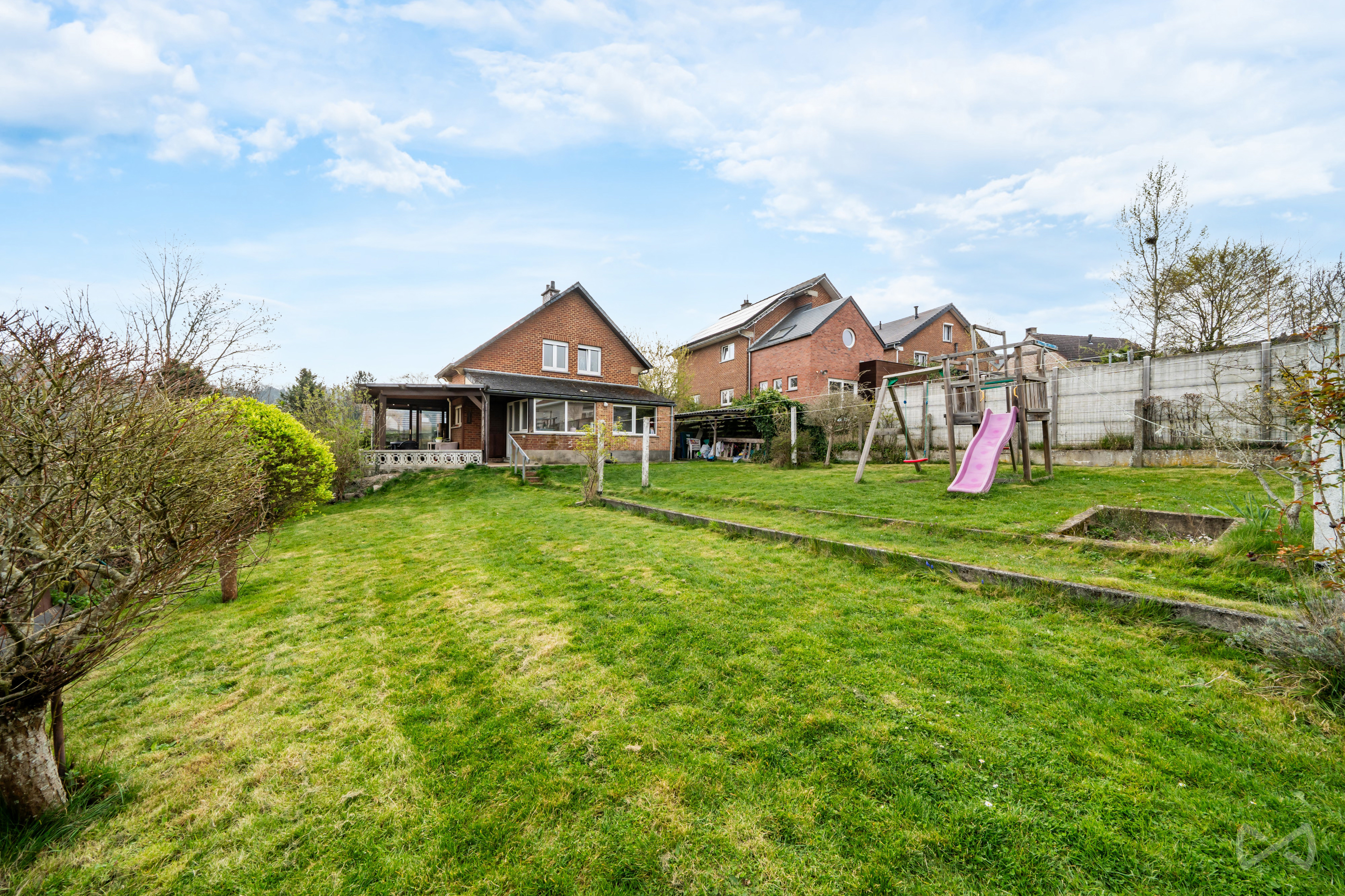 Picture 3 of 4 for Villa with three bedrooms in Court-saint-Étienne