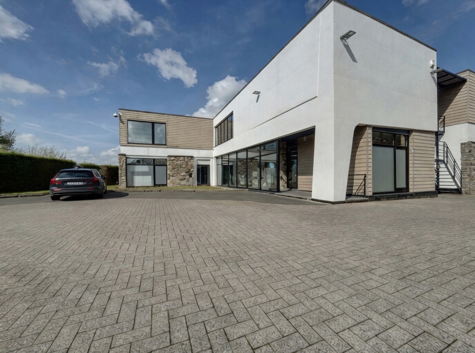 Picture 1 of 5 for Multi-purpose building in Waremme