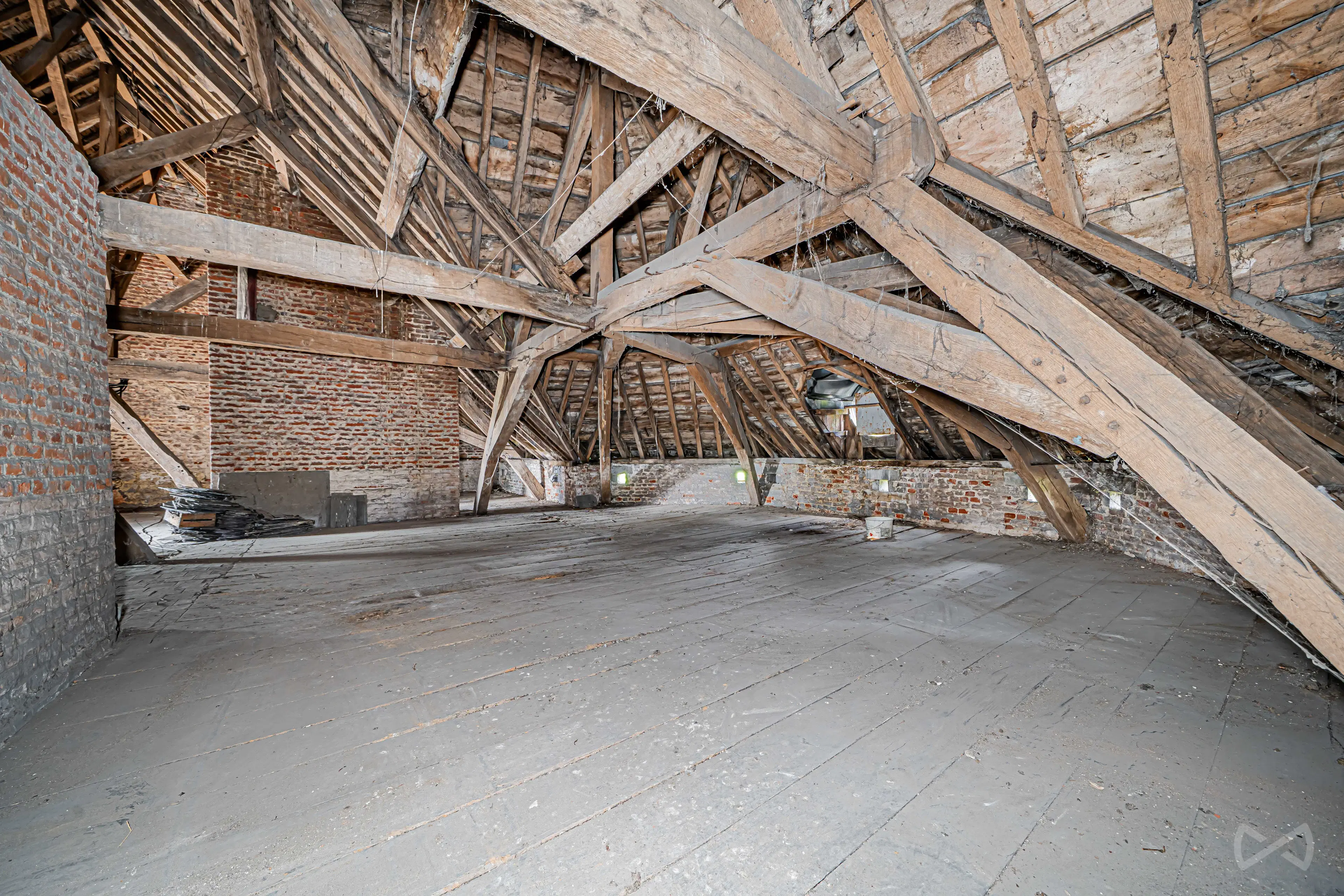 Photo 4 sur 4 pour Château de dix chambres à Vellereille-le-sec