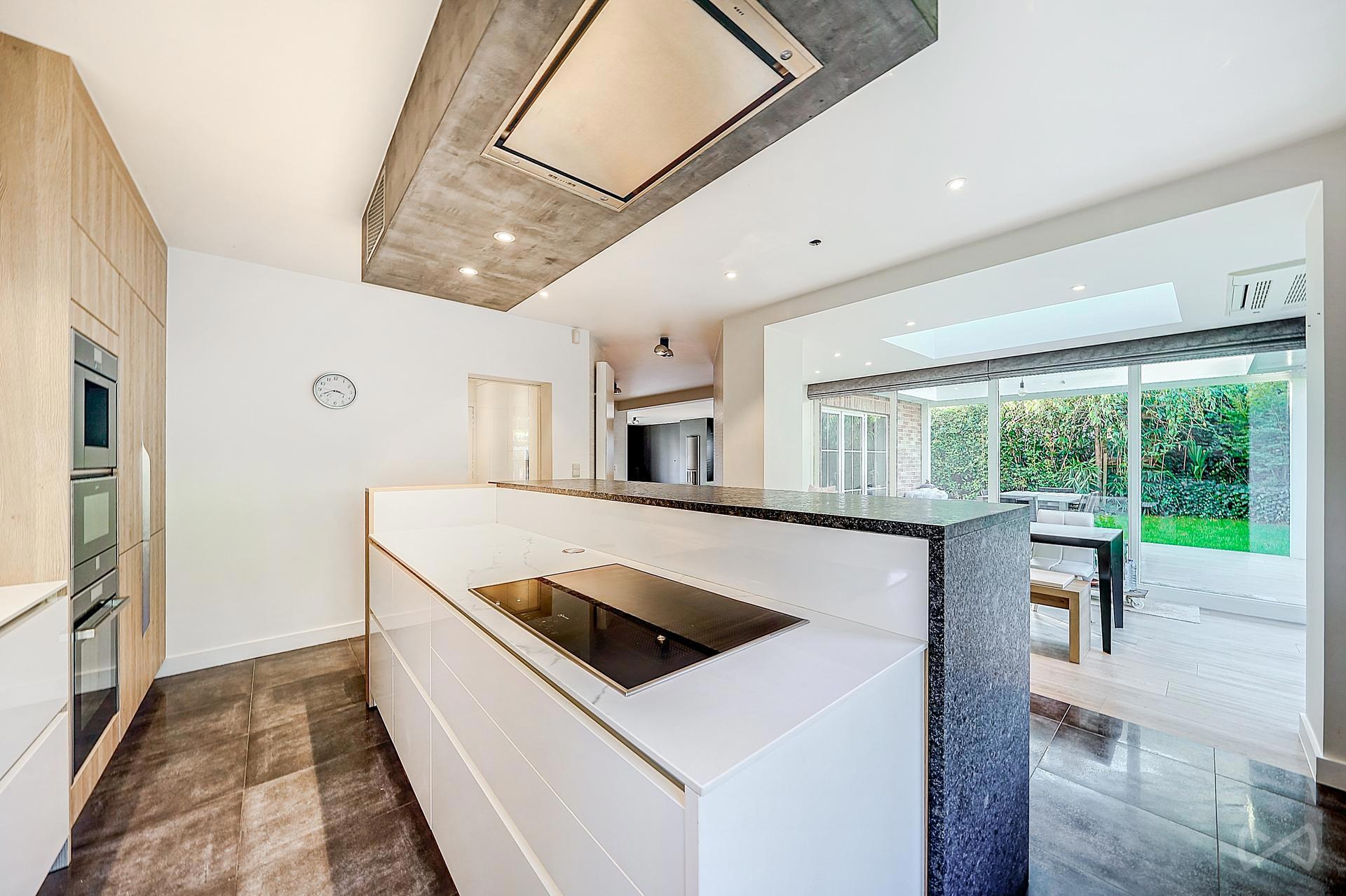 Picture 2 of 4 for House with five bedrooms in Court-saint-Étienne