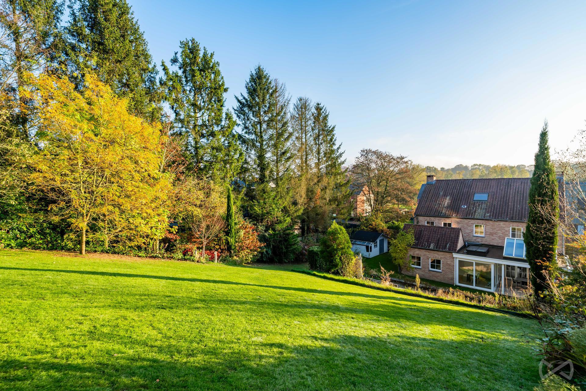 Picture 4 of 4 for House with five bedrooms in Court-saint-Étienne