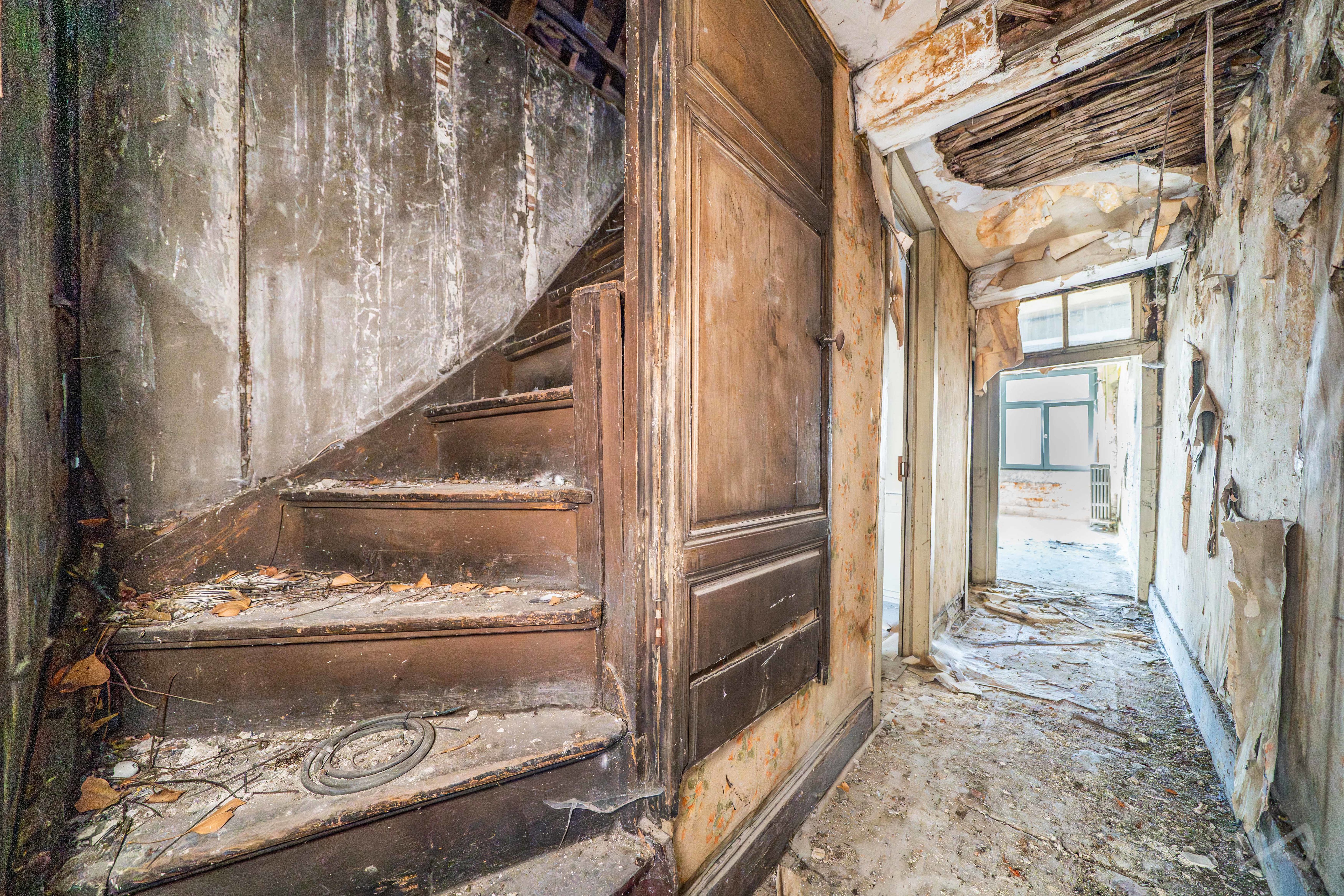 Picture 3 of 4 for Commercial building in Mons