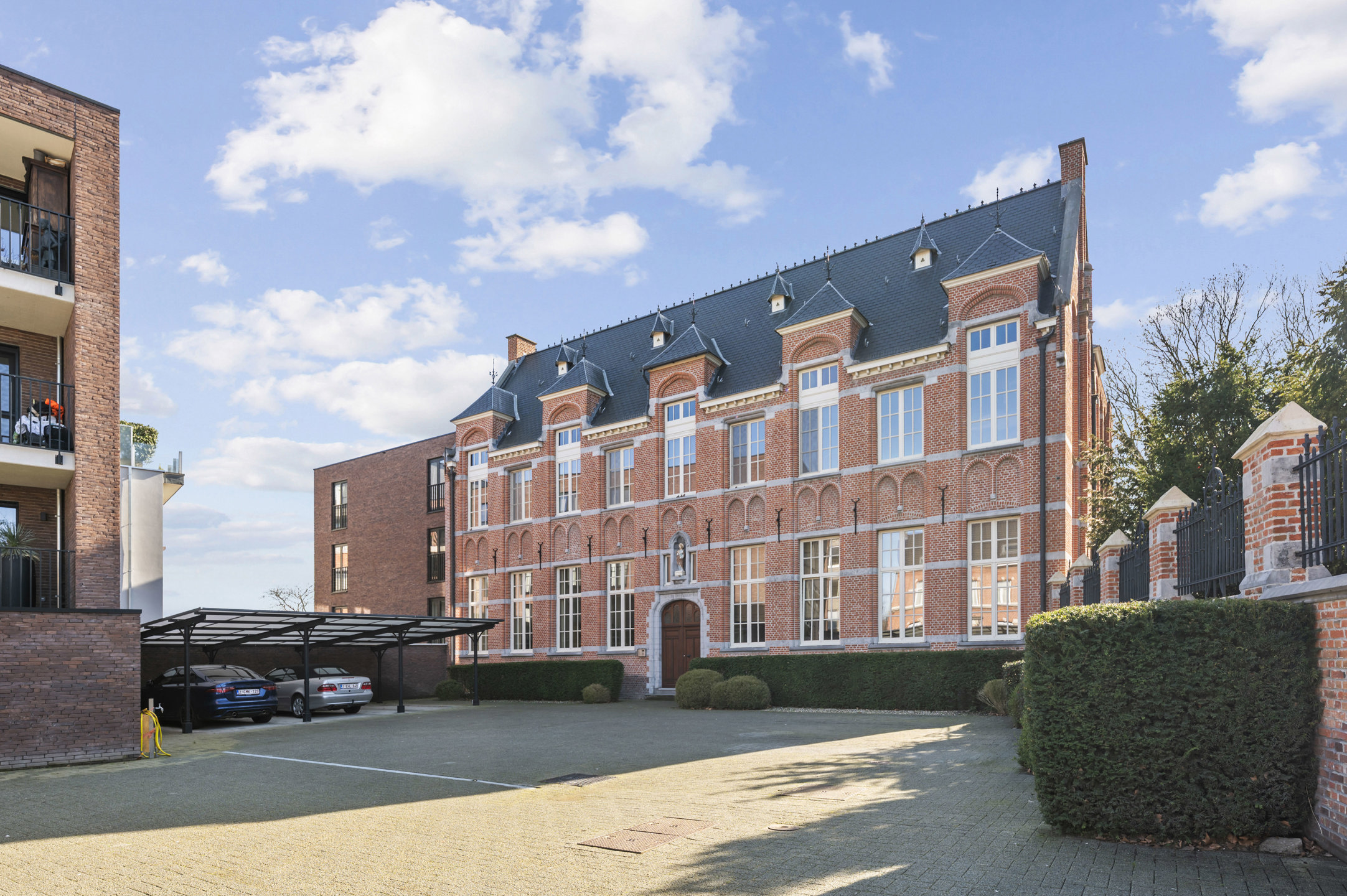 Picture 2 of 2 for Penthouse with three bedrooms in Zwijndrecht Burcht
