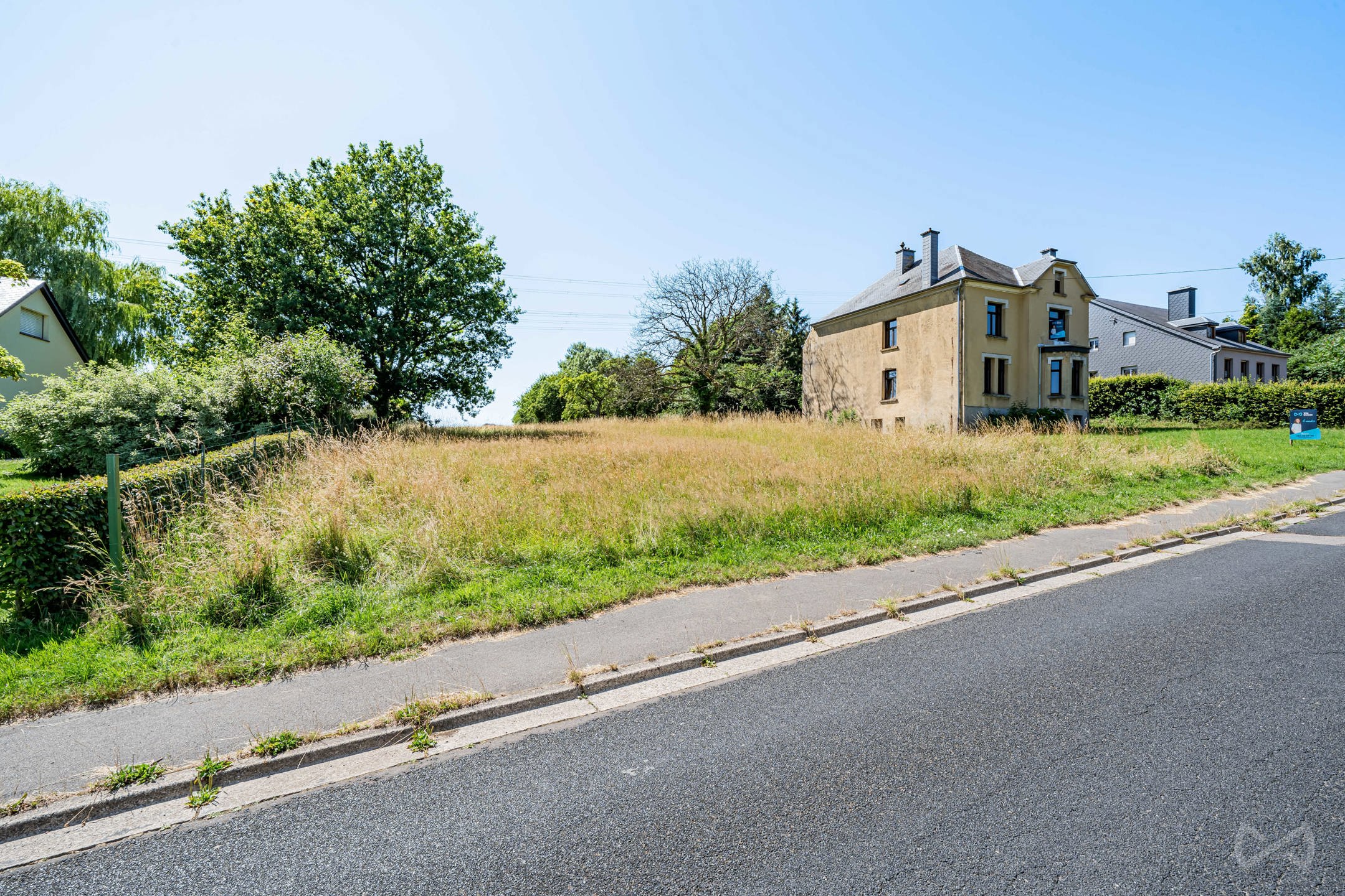 Picture 3 of 4 for Building ground in Arlon