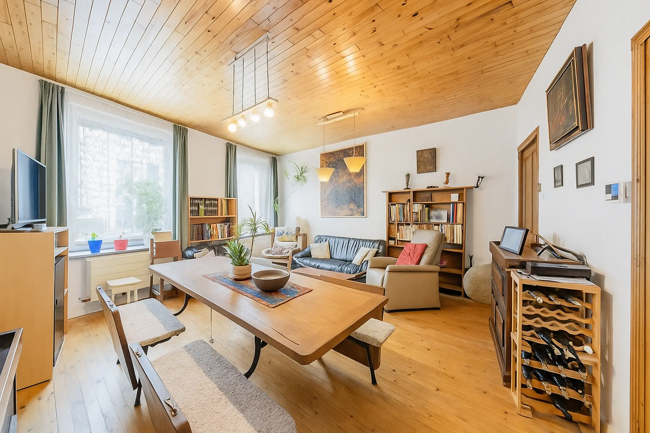 Picture 2 of 3 for Bel-etage with three bedrooms in Neder-over-heembeek
