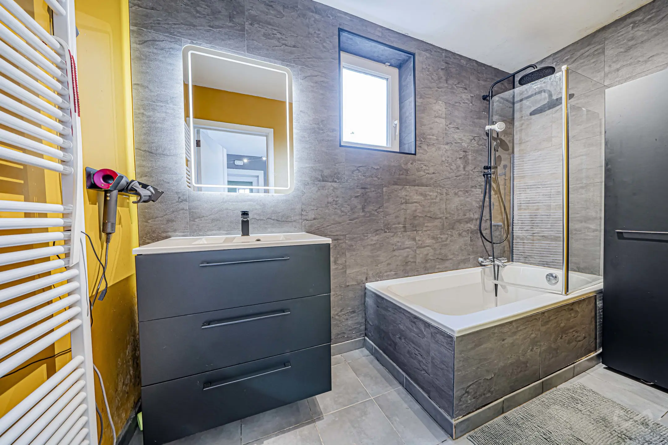 Picture 2 of 4 for House with three bedrooms in Ath
