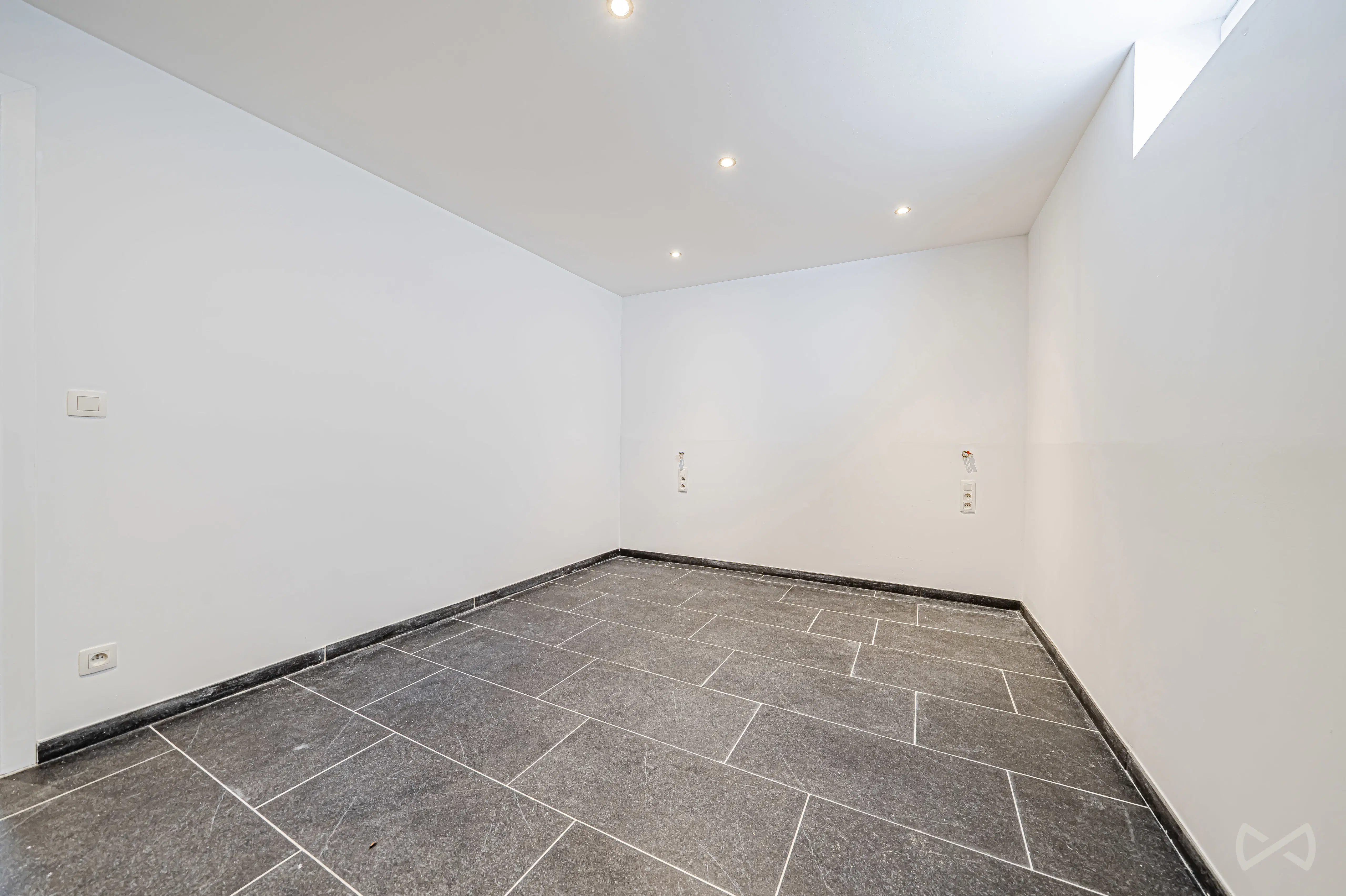 Picture 1 of 4 for House with five bedrooms in Liège