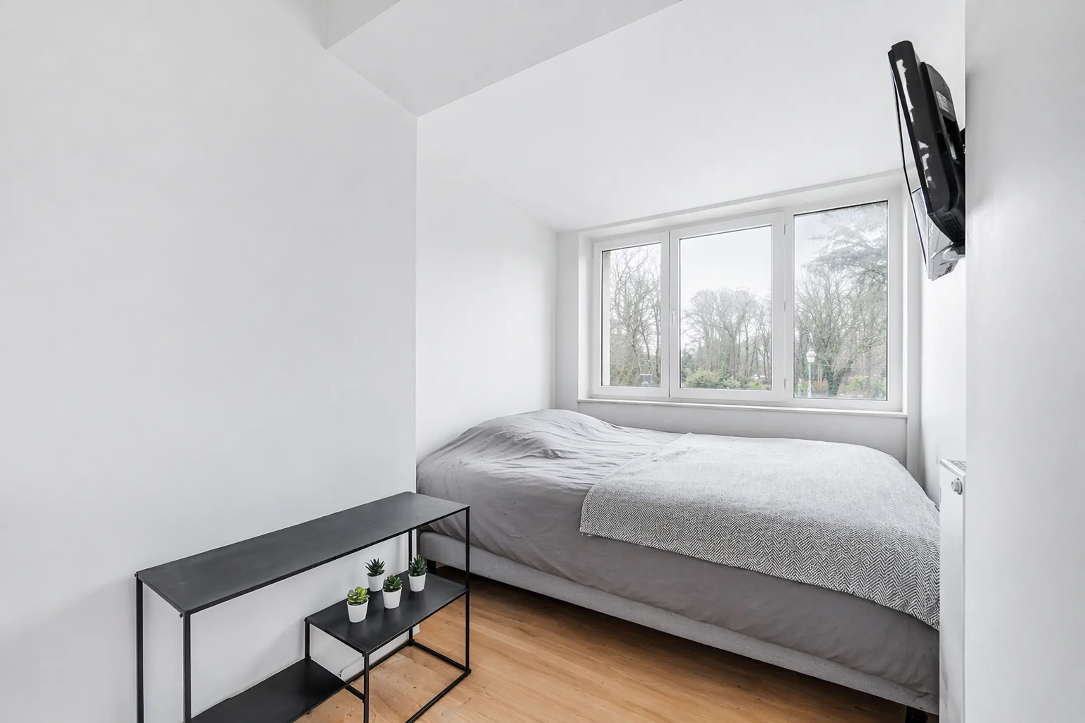 Picture 1 of 4 for Flat with four bedrooms in Ixelles