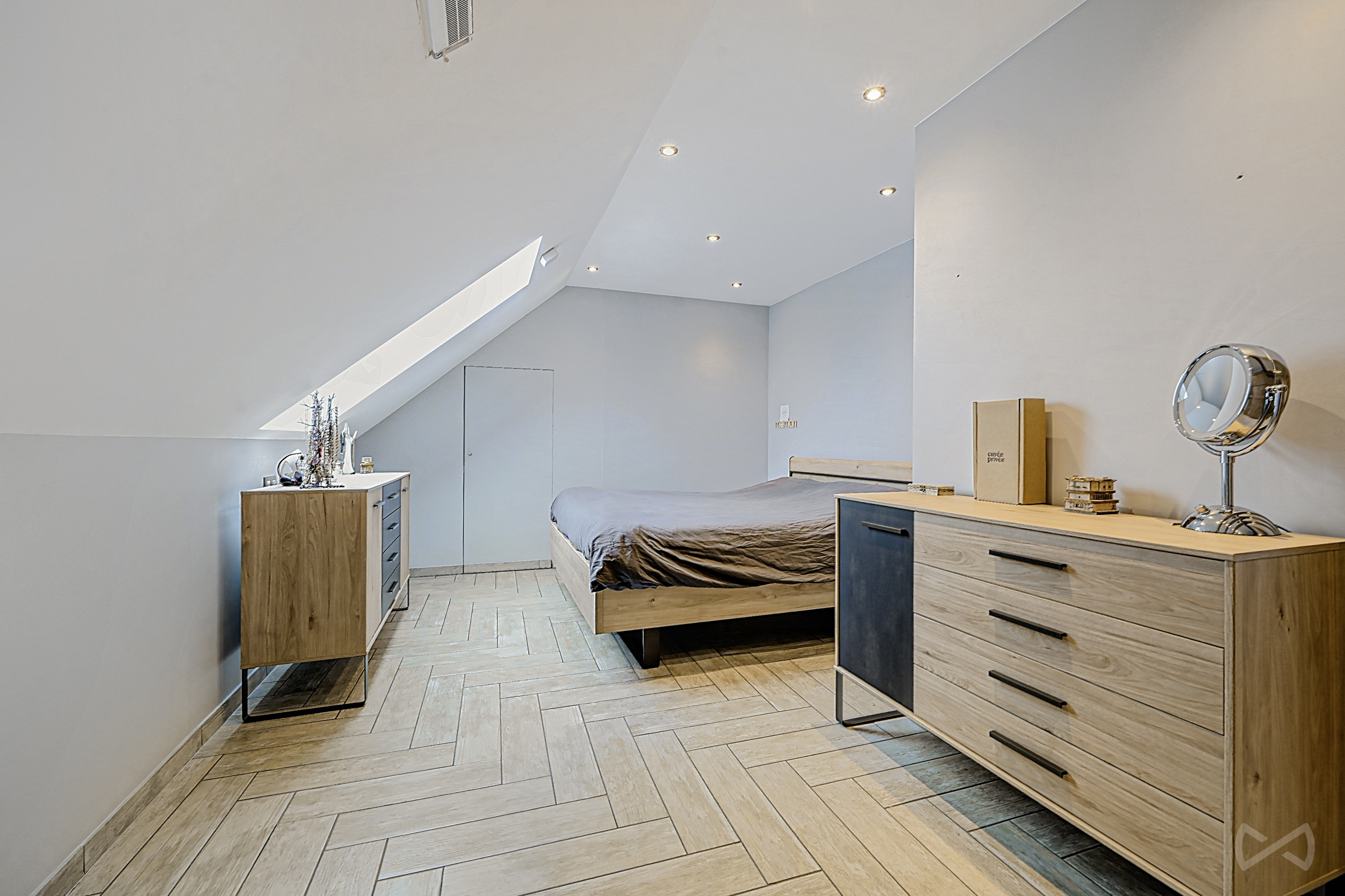 Photo 3 sur 4 pour Duplex de trois chambres à La Louvière Haine-Saint-Pierre