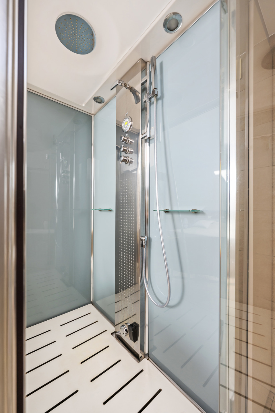 Picture 2 of 4 for Penthouse with three bedrooms in Zwijndrecht Burcht