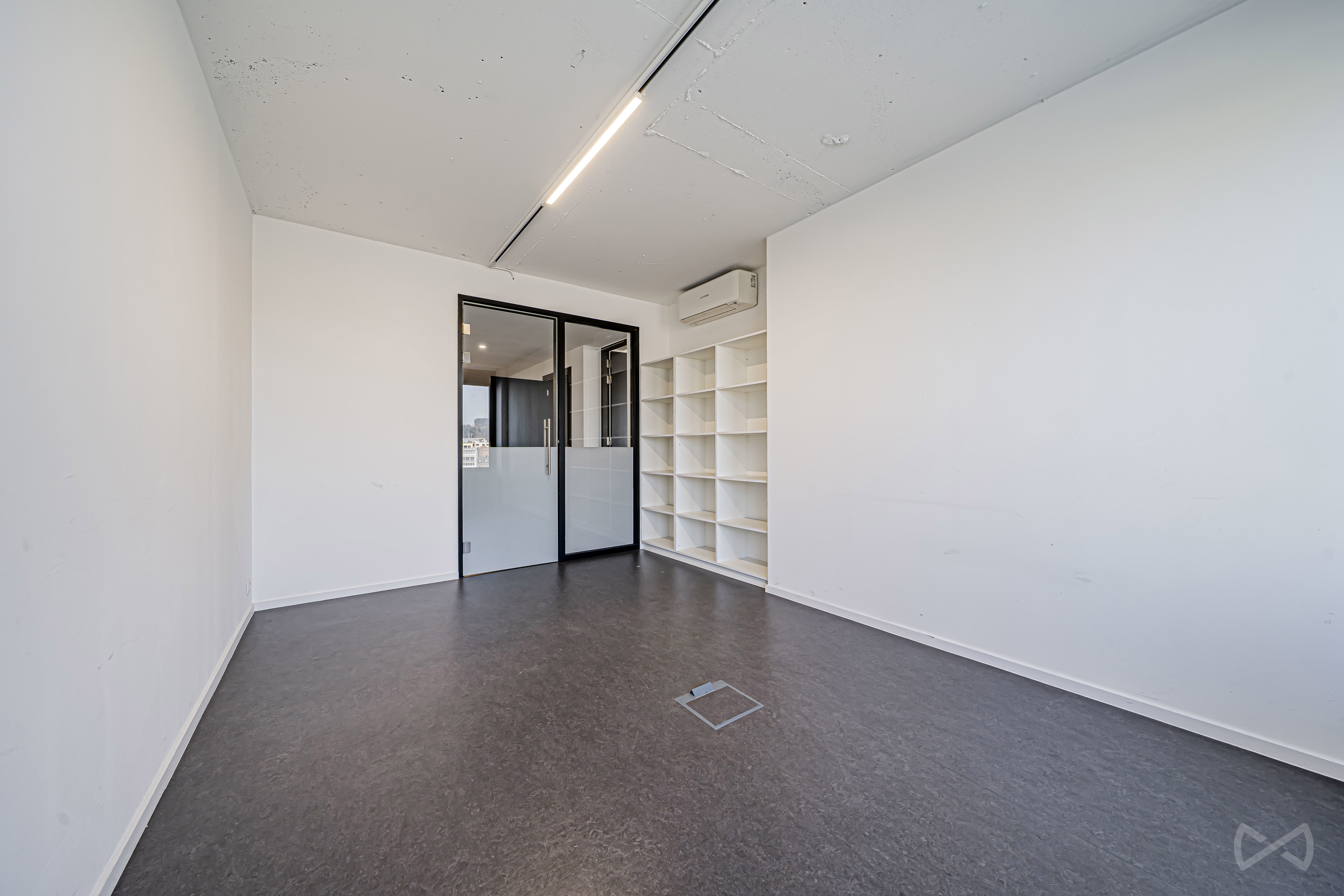 Foto 3 van 4 van Kantoor in Liège