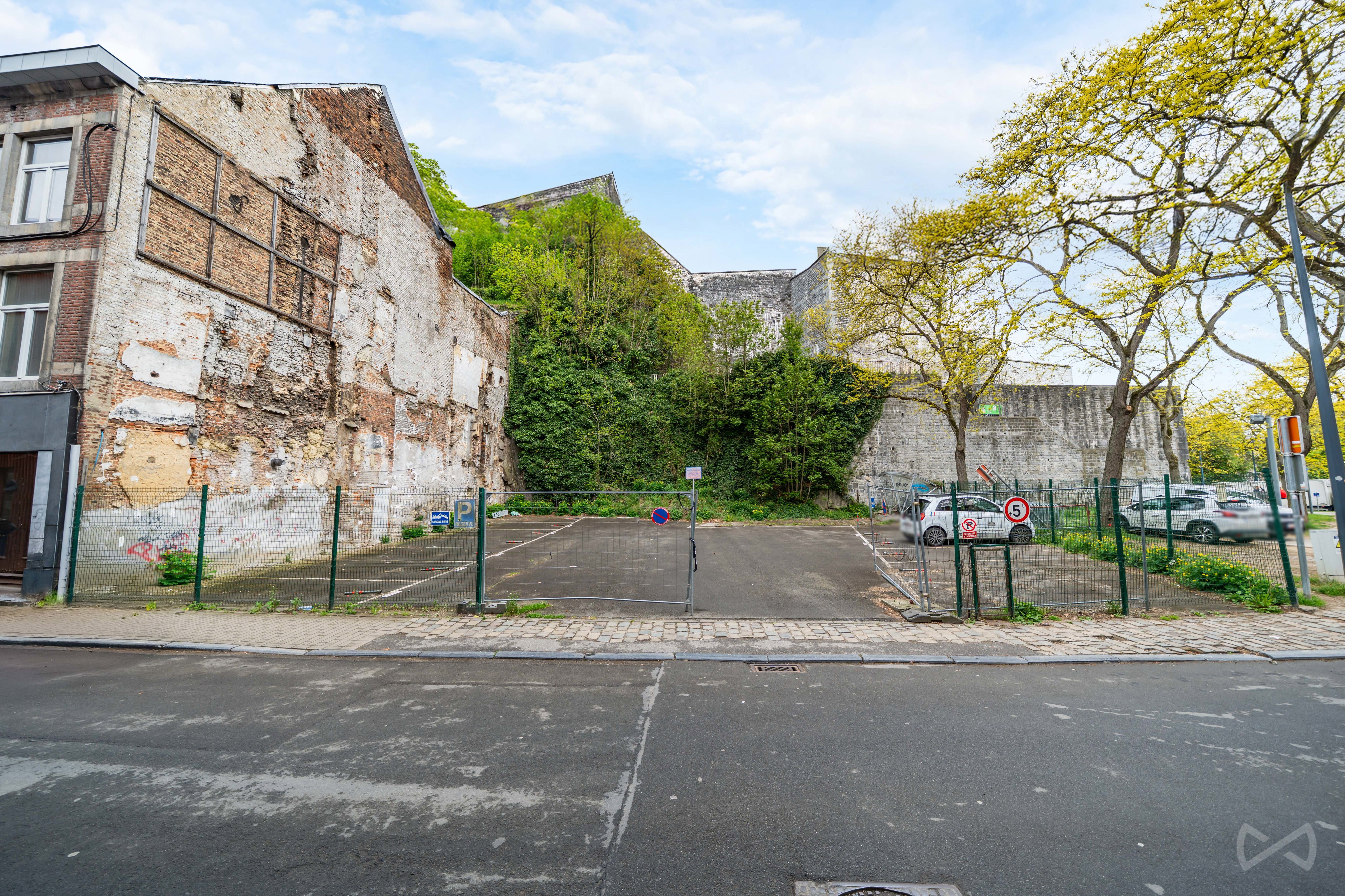 Picture 2 of 3 for Ground in Namur