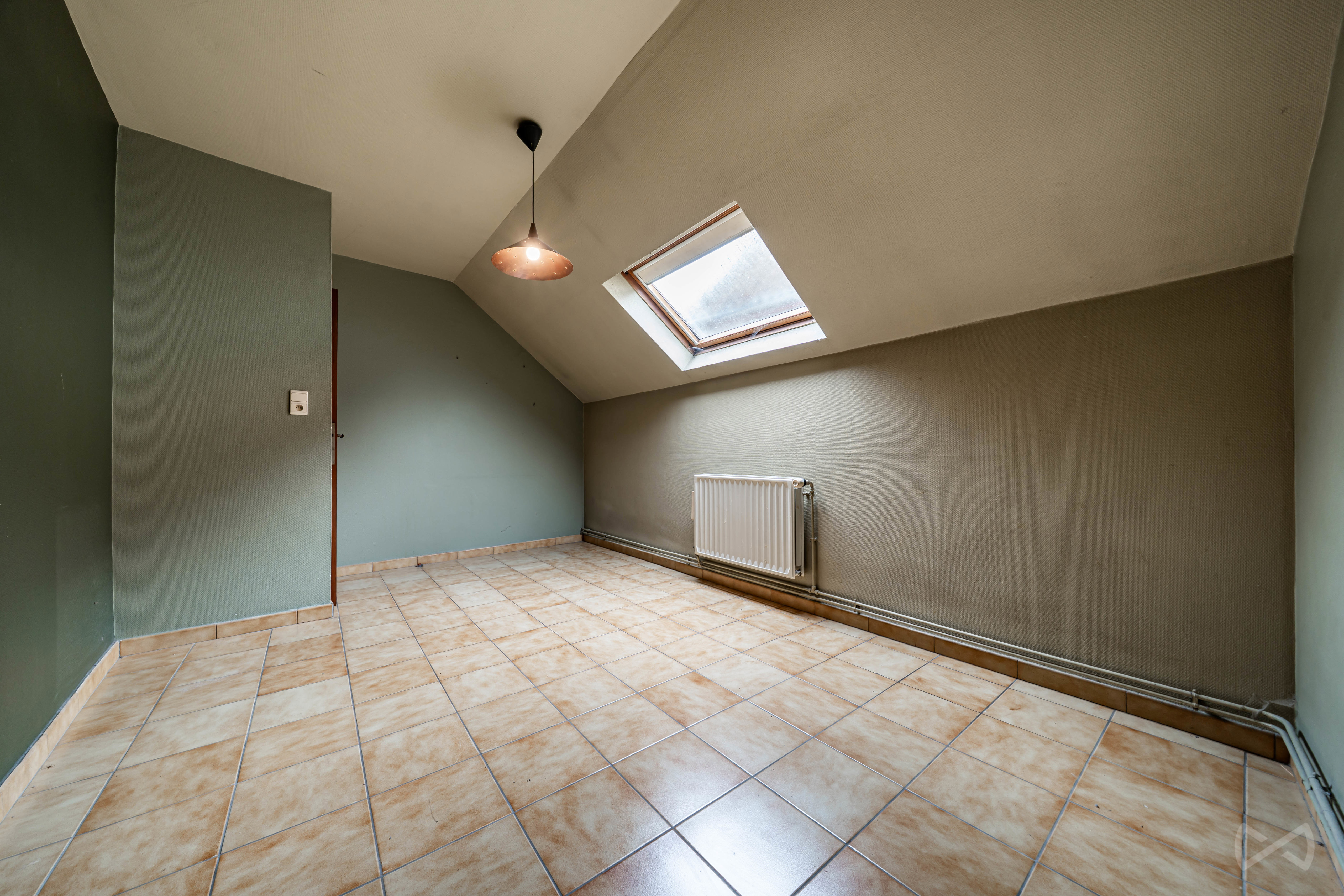 Foto 1 van 4 van Gebouw voor gemengd gebruik met zes slaapkamers in Ghislenghien