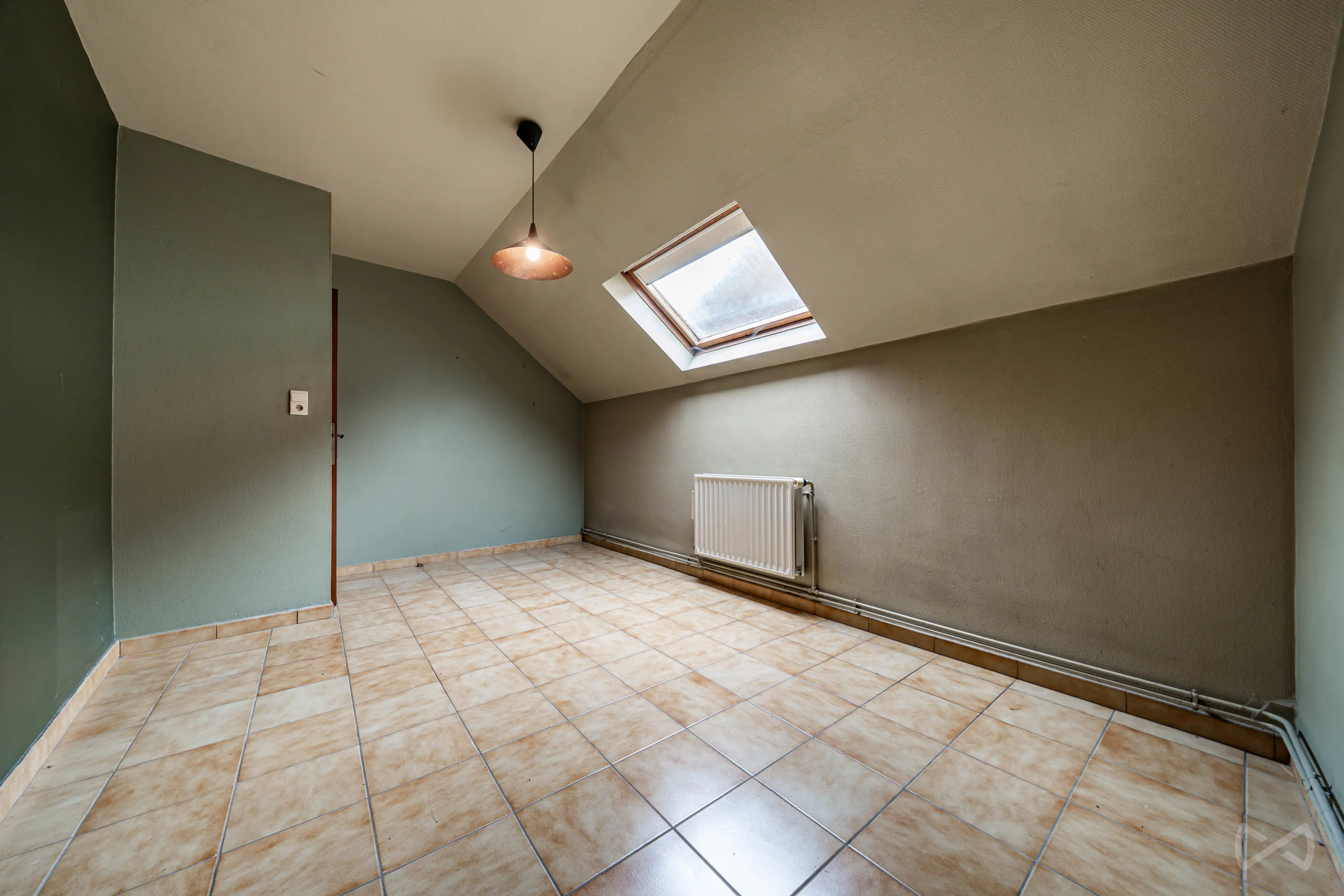 Foto 1 van 4 van Gebouw voor gemengd gebruik met zes slaapkamers in Ghislenghien