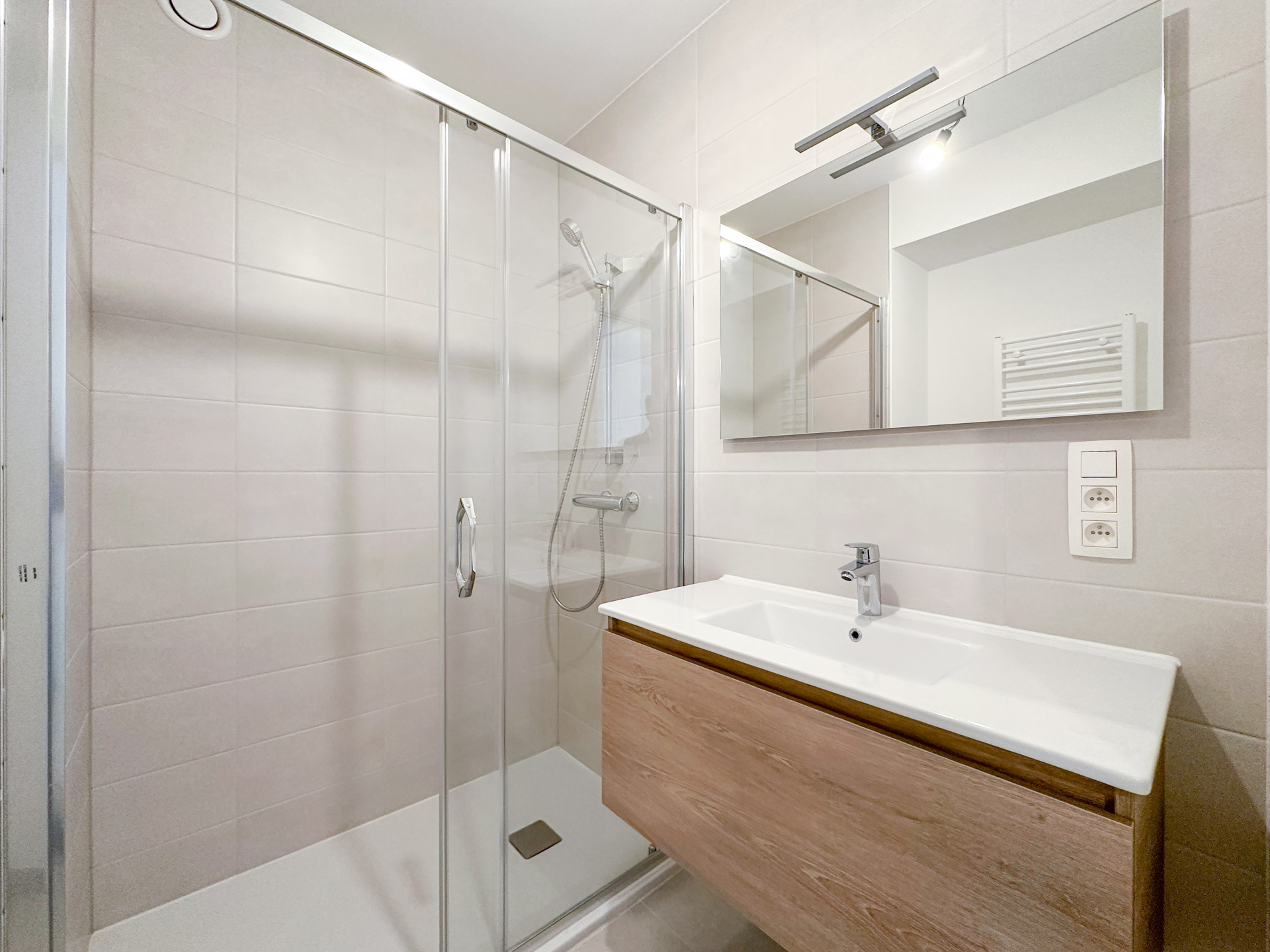 Photo 3 sur 4 pour Rez-de-chaussée de trois chambres à Ukkel