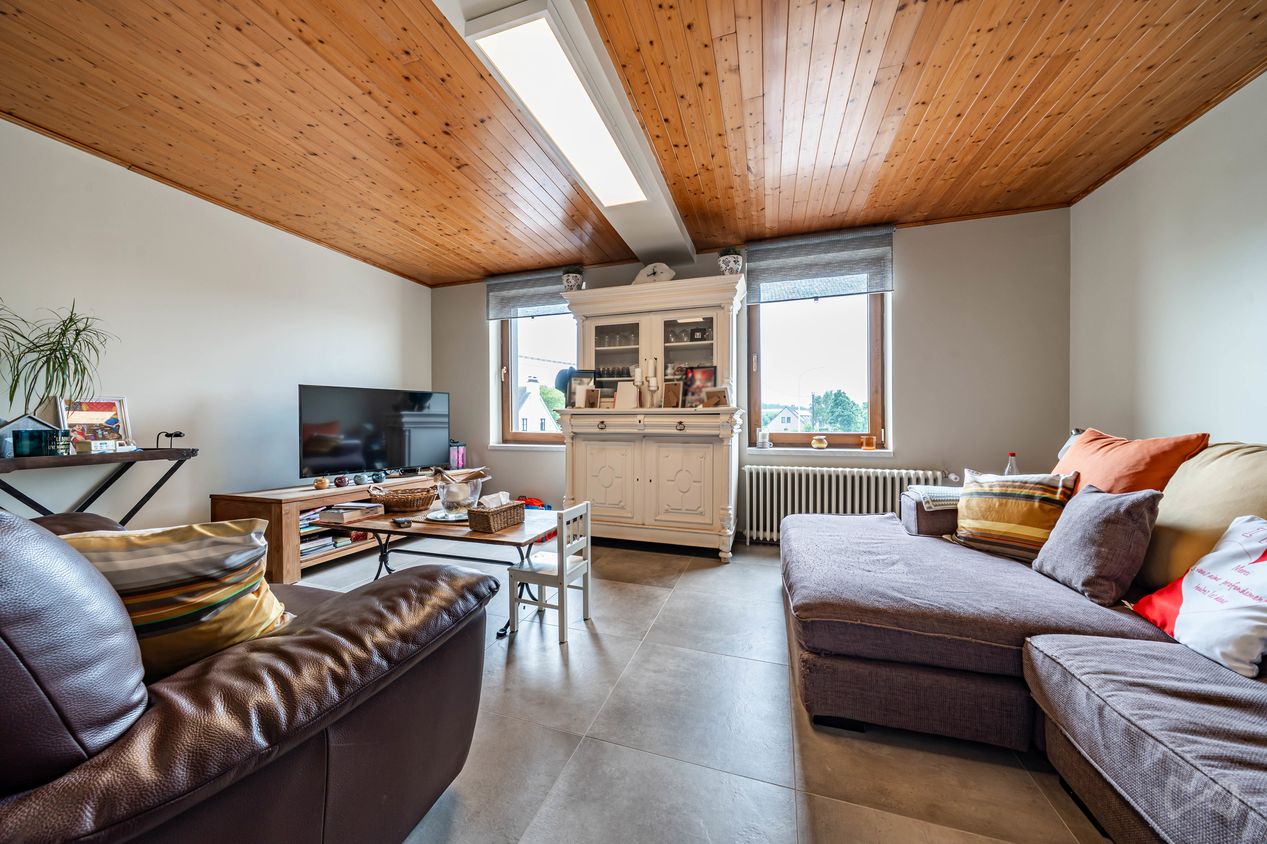 Photo 4 sur 4 pour Immeuble mixte de six chambres à Ghislenghien