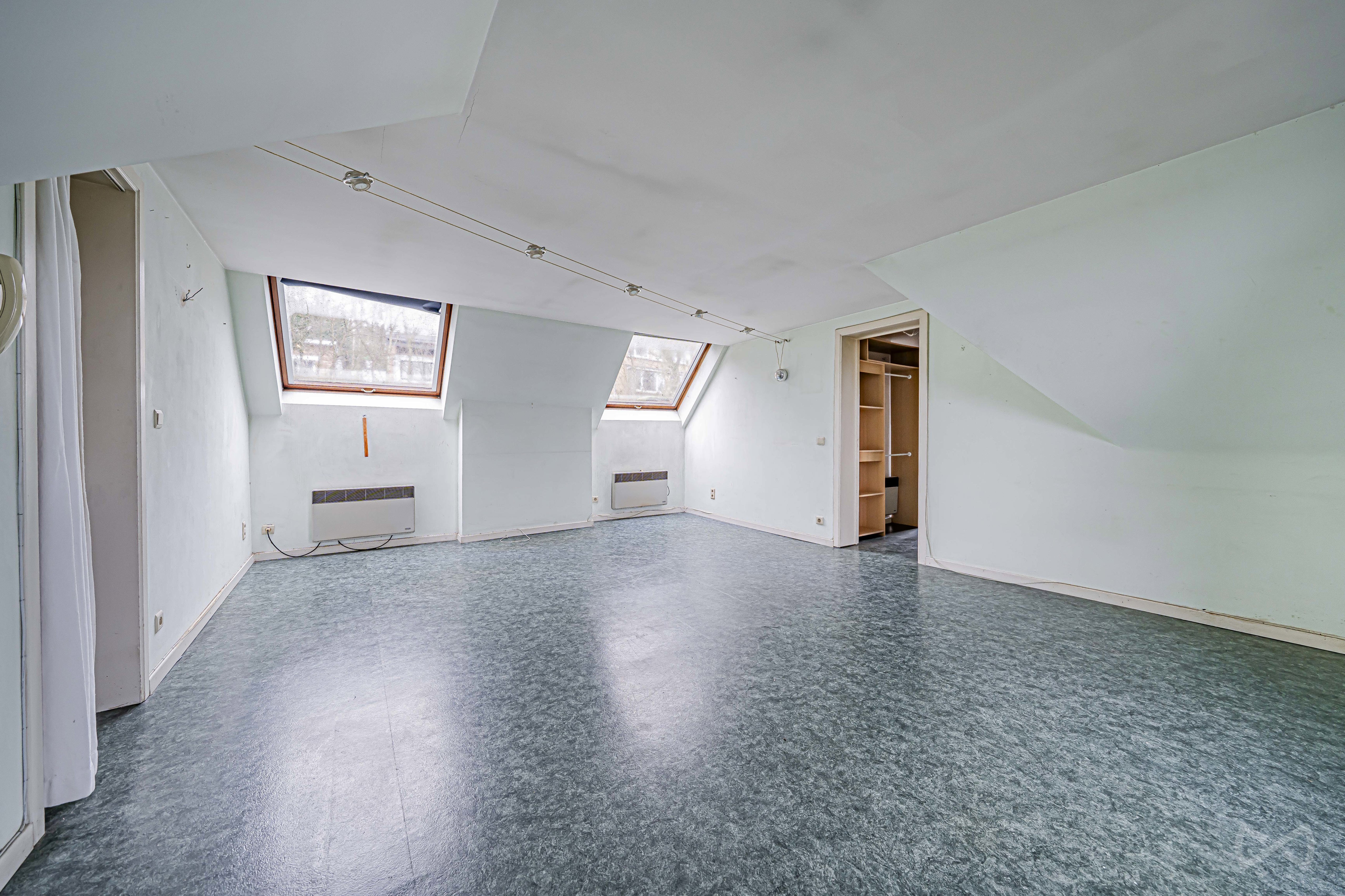 Picture 1 of 4 for Maison de maitre with ten bedrooms in Liège