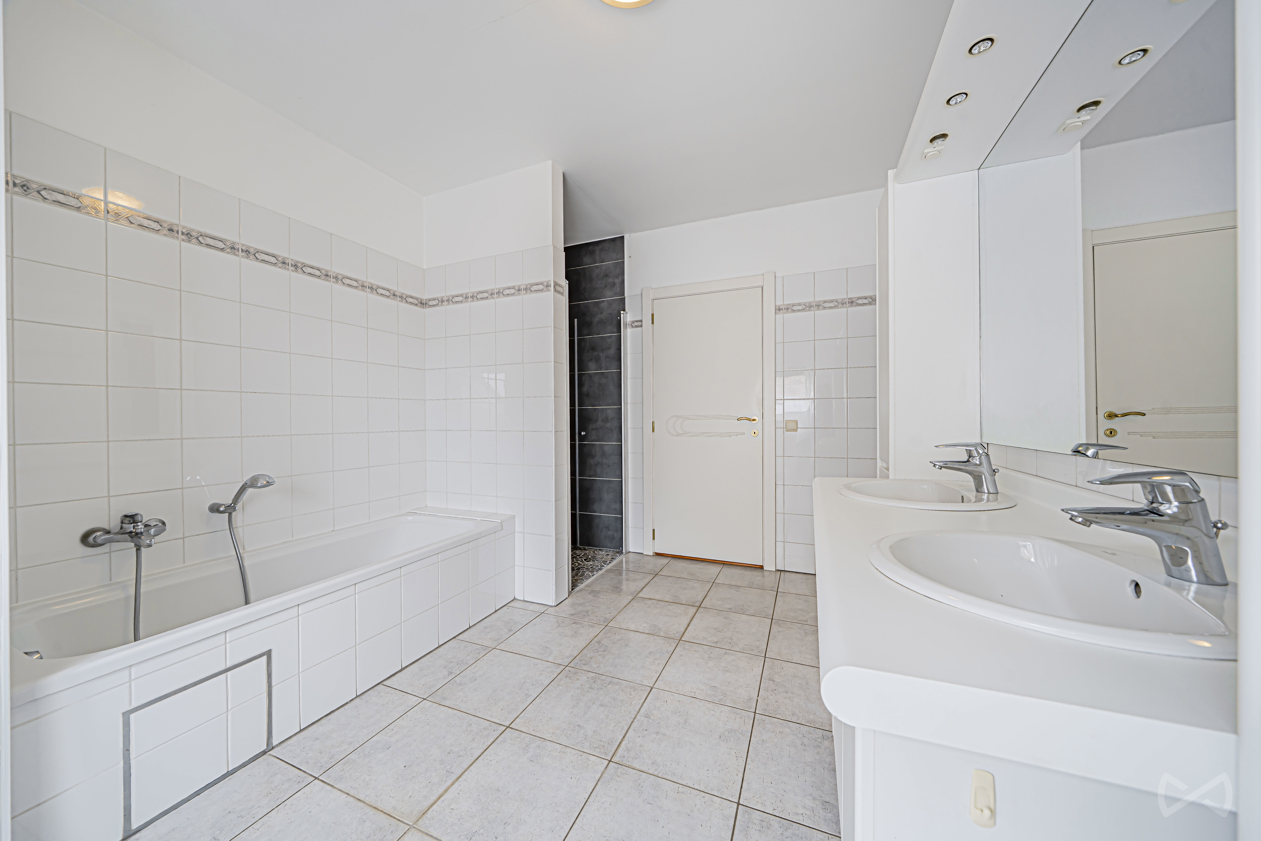 Picture 1 of 4 for House with four bedrooms in Duisburg