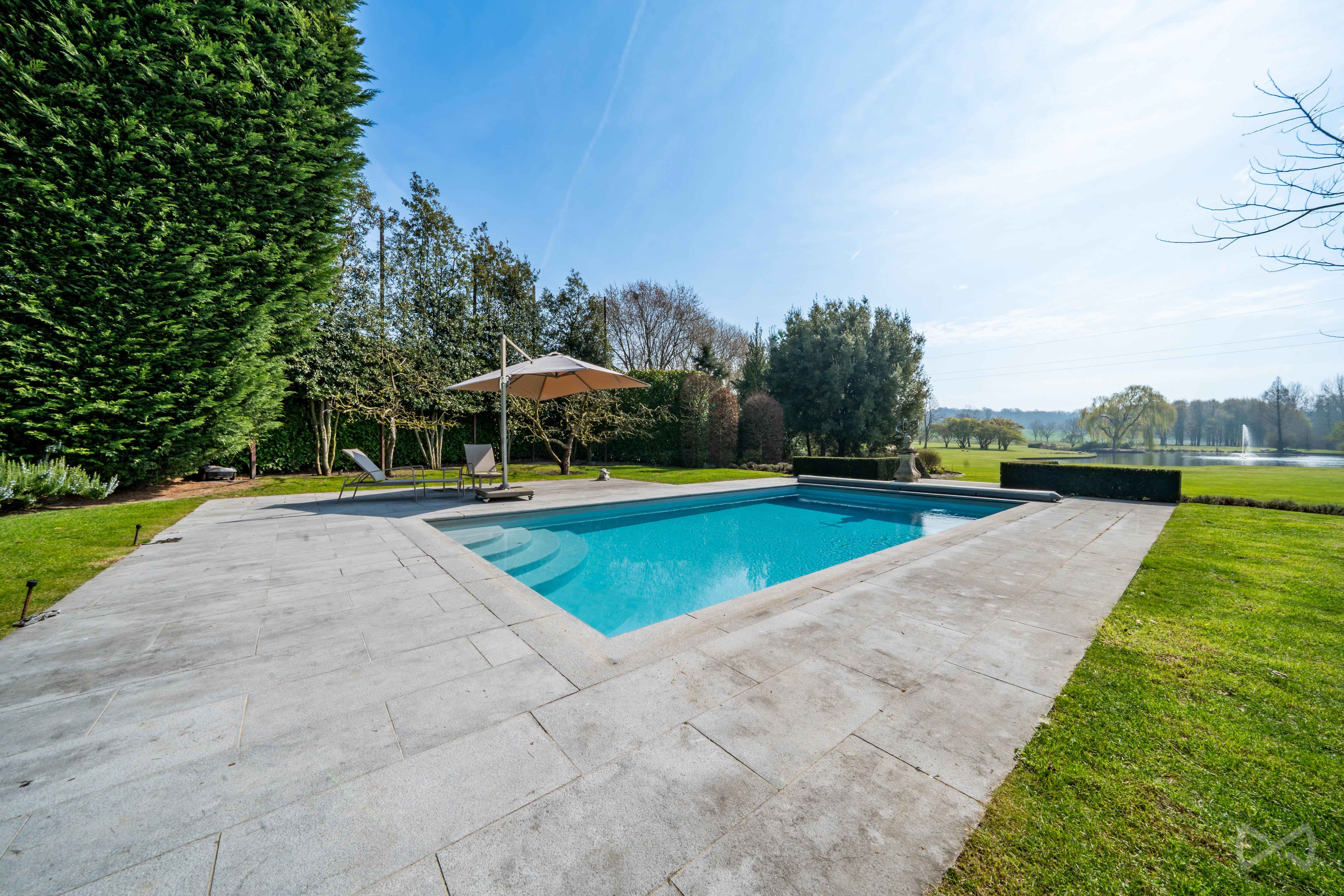 Picture 1 of 4 for Villa with six bedrooms in Jodoigne