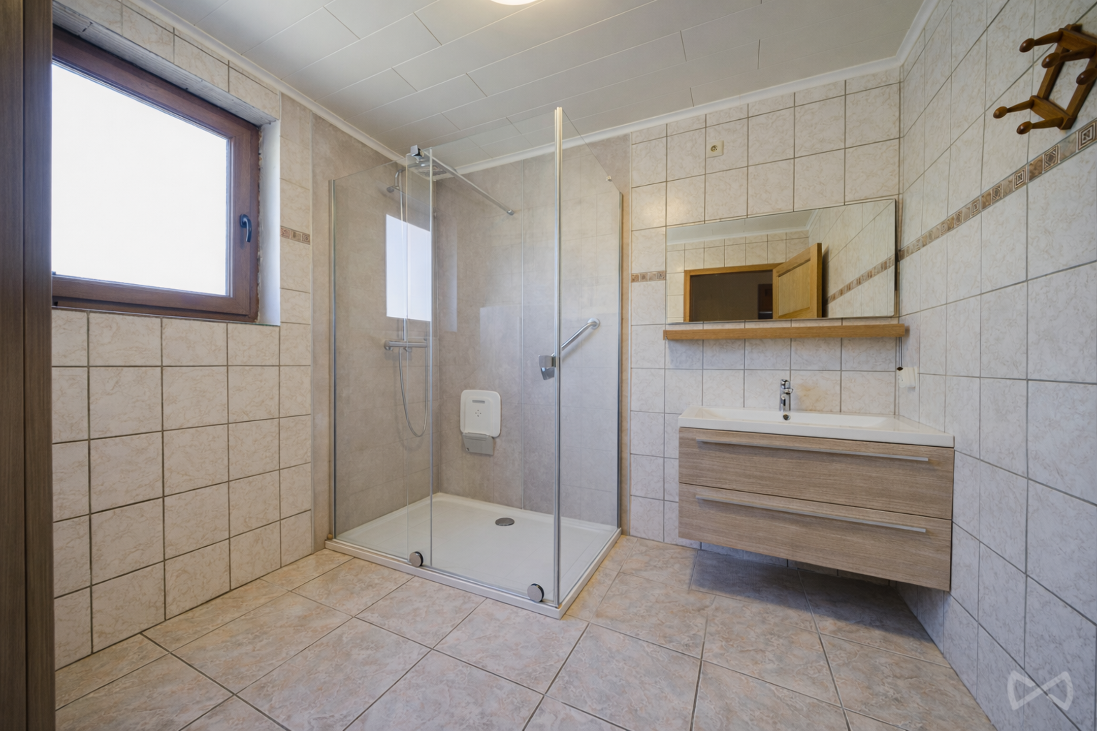 Photo 4 sur 4 pour Bel-étage de deux chambres à Yvoir Godinne