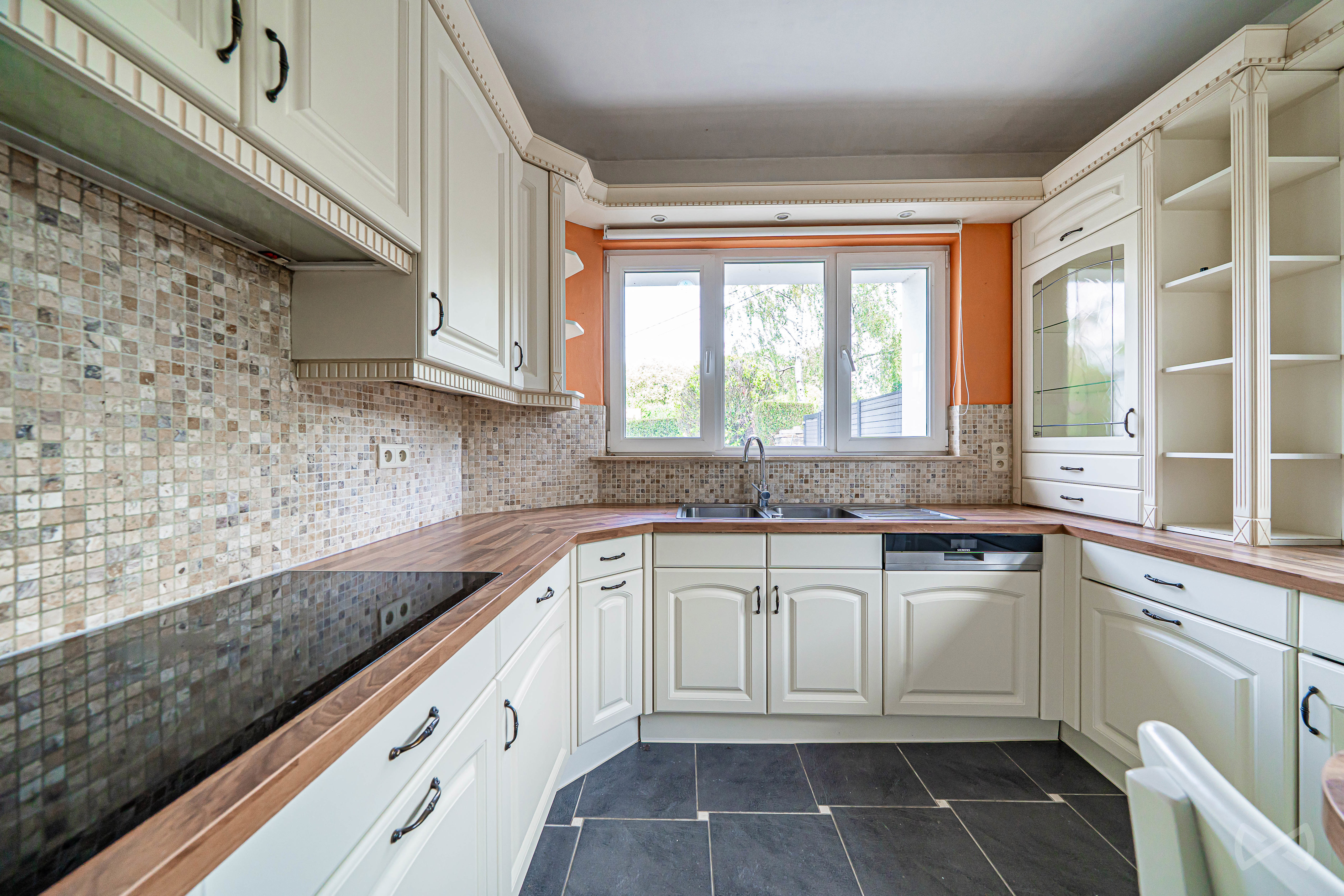 Picture 1 of 4 for Villa with four bedrooms in Overijse