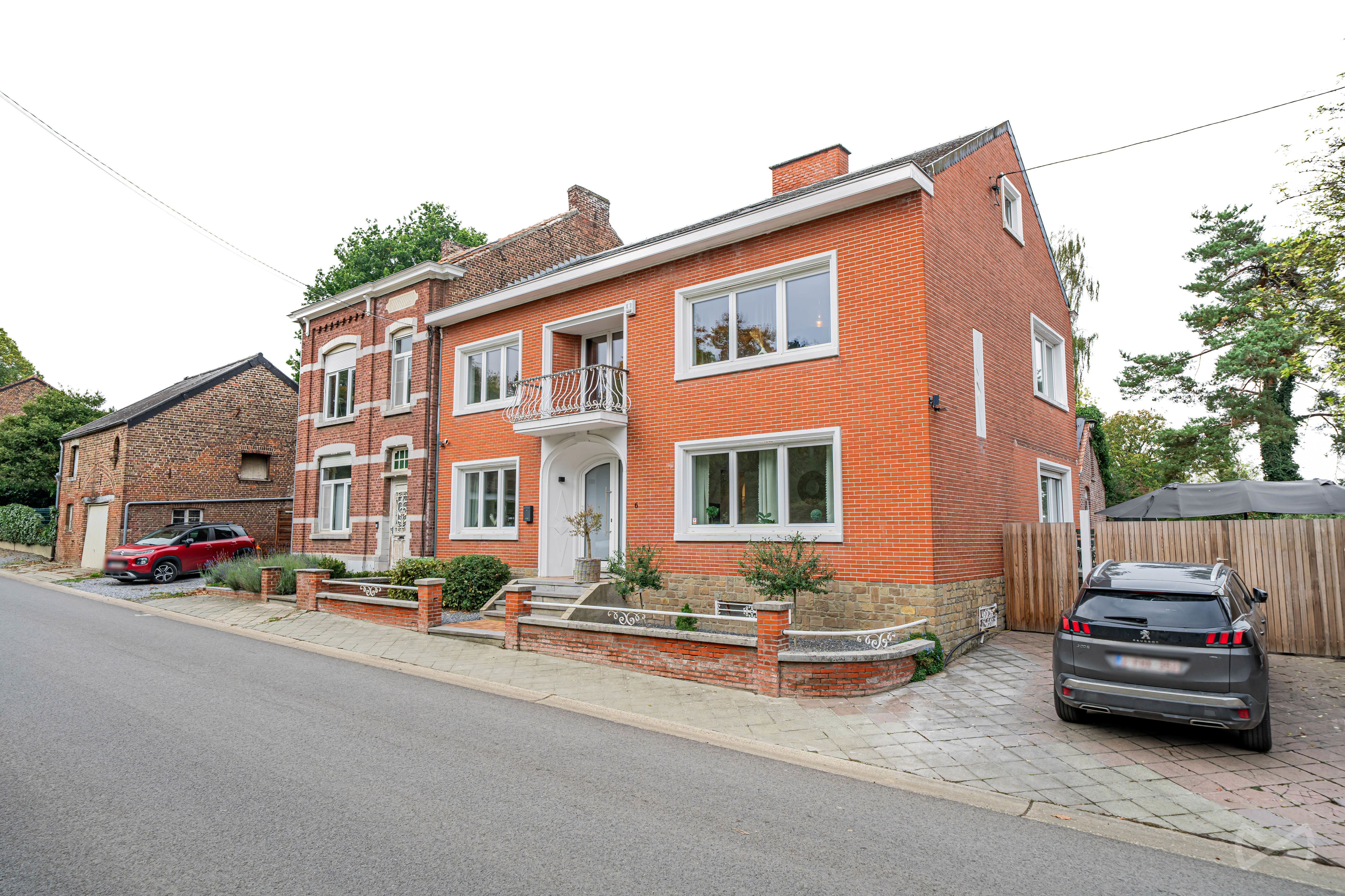 Picture 2 of 3 for House with five bedrooms in Lens-saint-servais