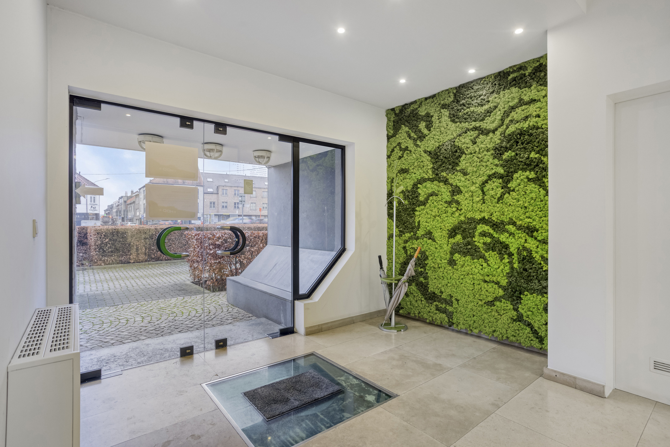 Foto 1 van 4 van Gebouw voor gemengd gebruik in Meise