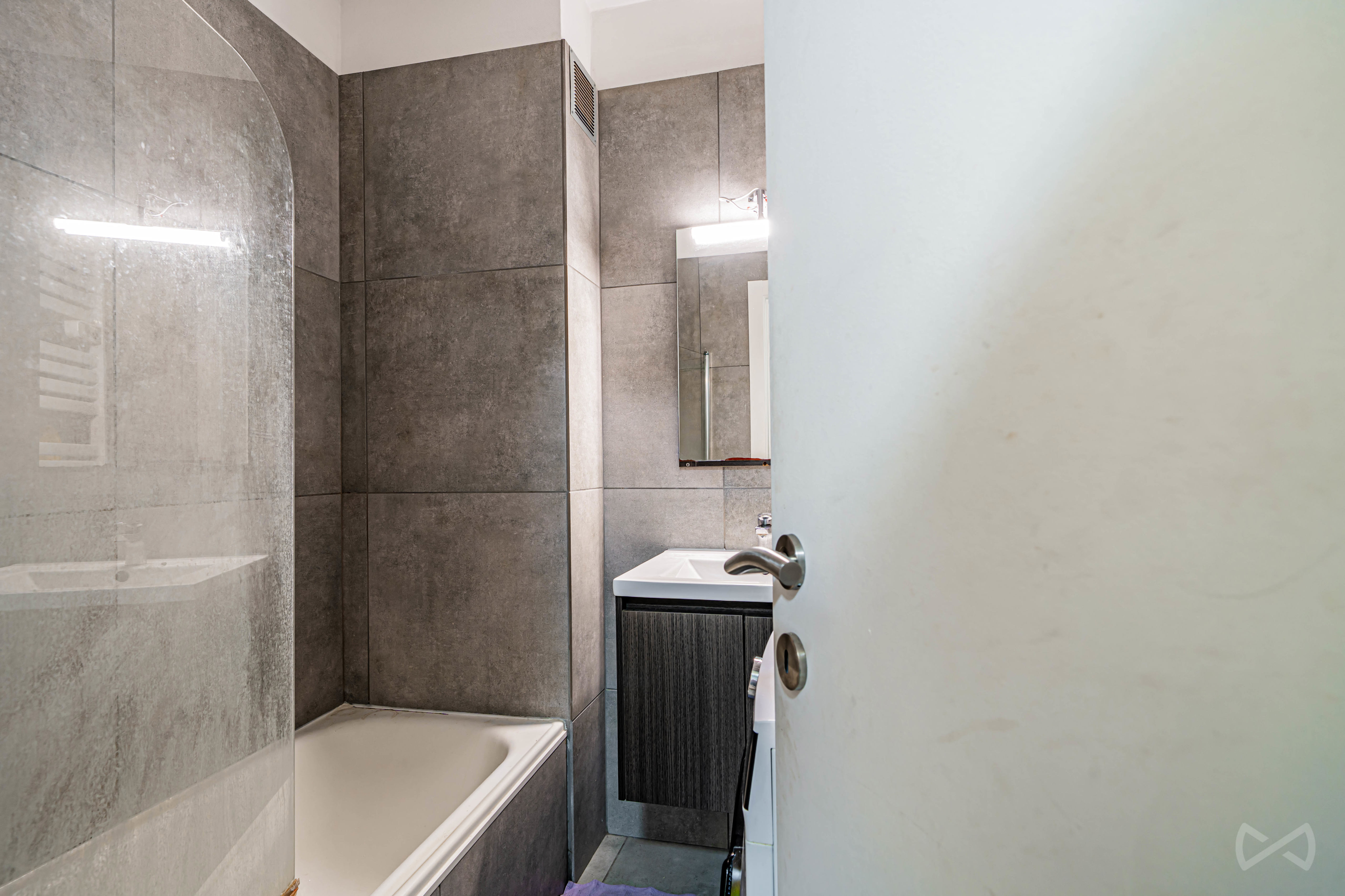 Picture 2 of 4 for Flat with two bedrooms in Charleroi