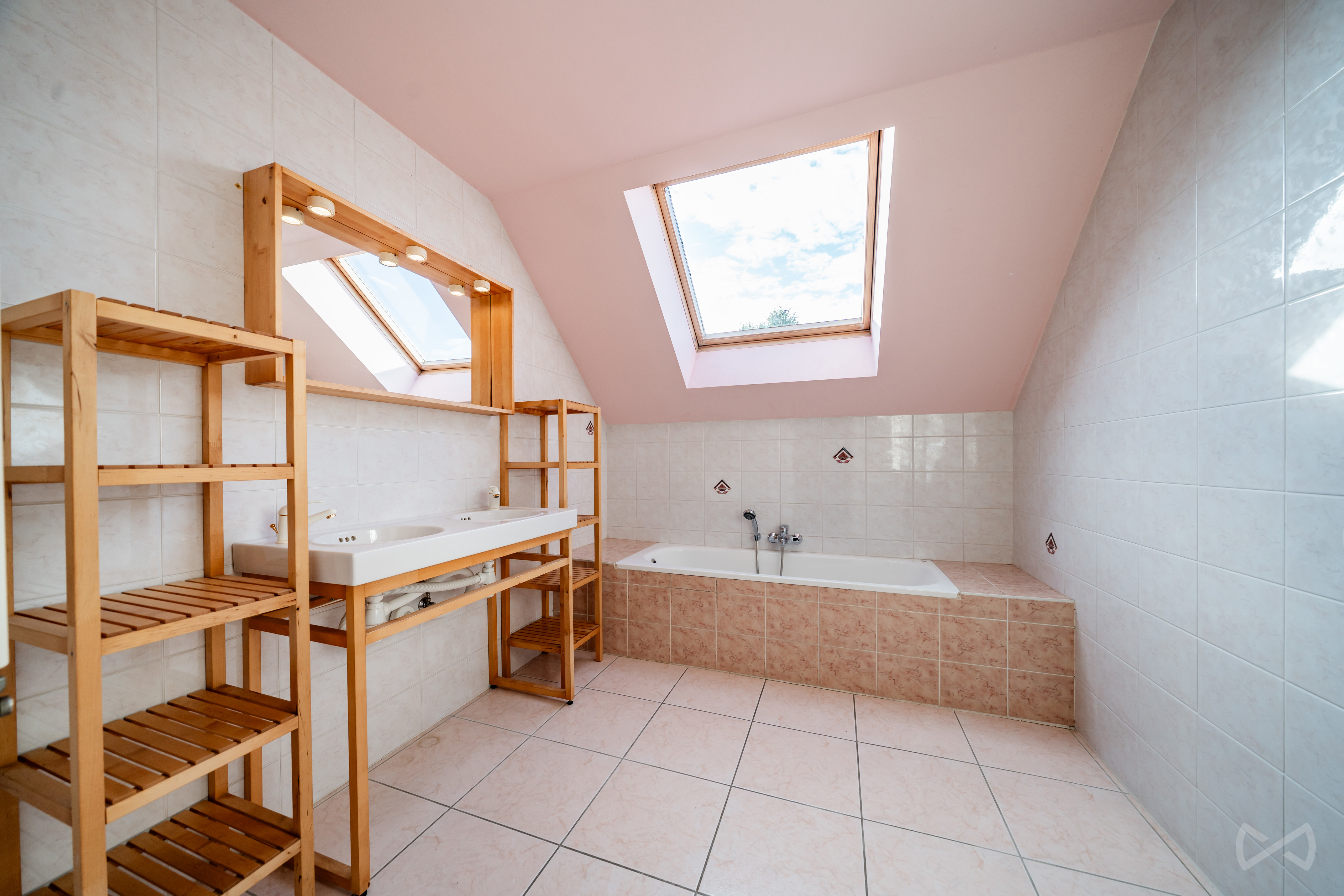 Picture 1 of 4 for House with four bedrooms in Mélin