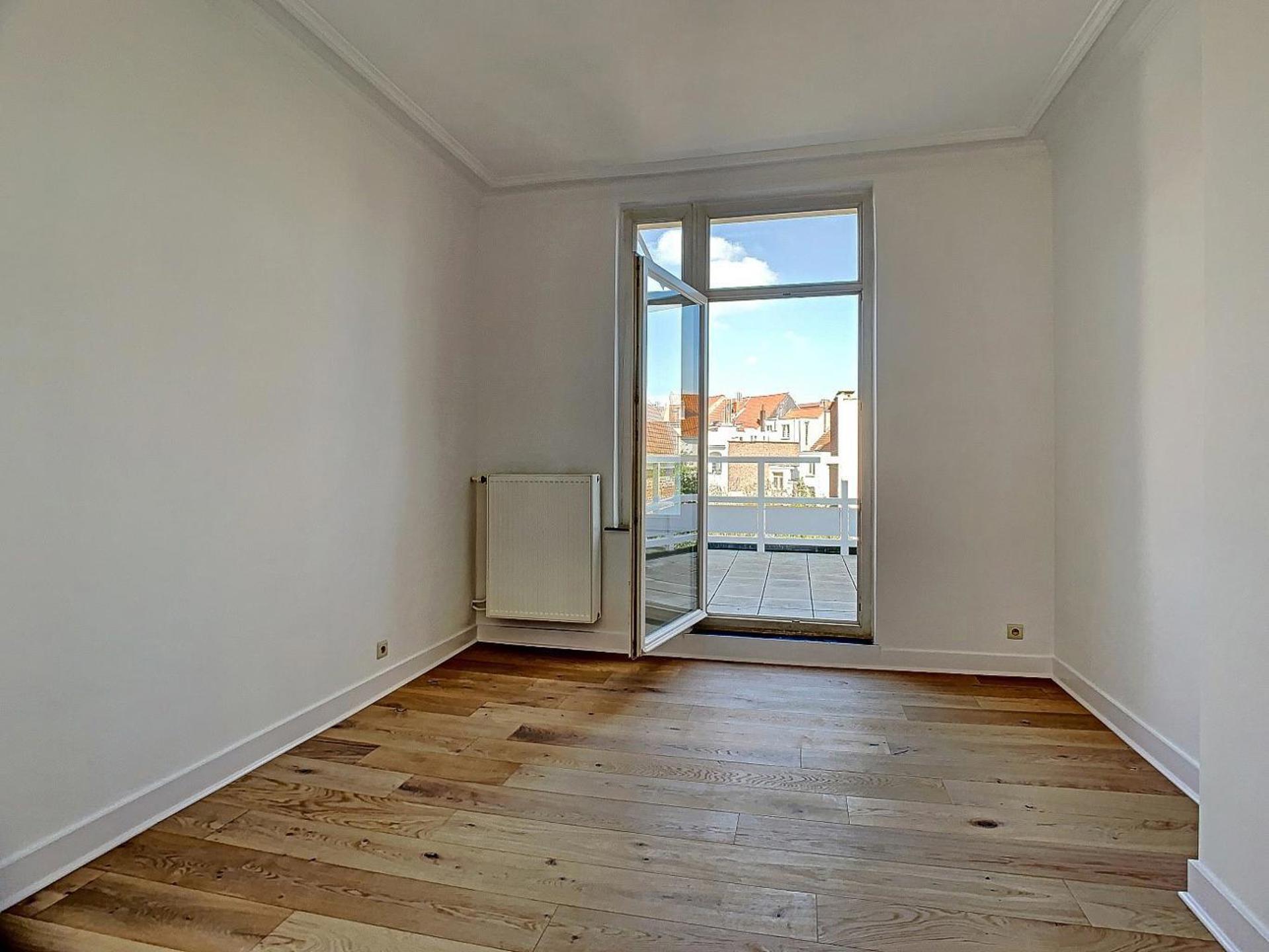 Picture 3 of 3 for Flat with one bedroom in Ixelles