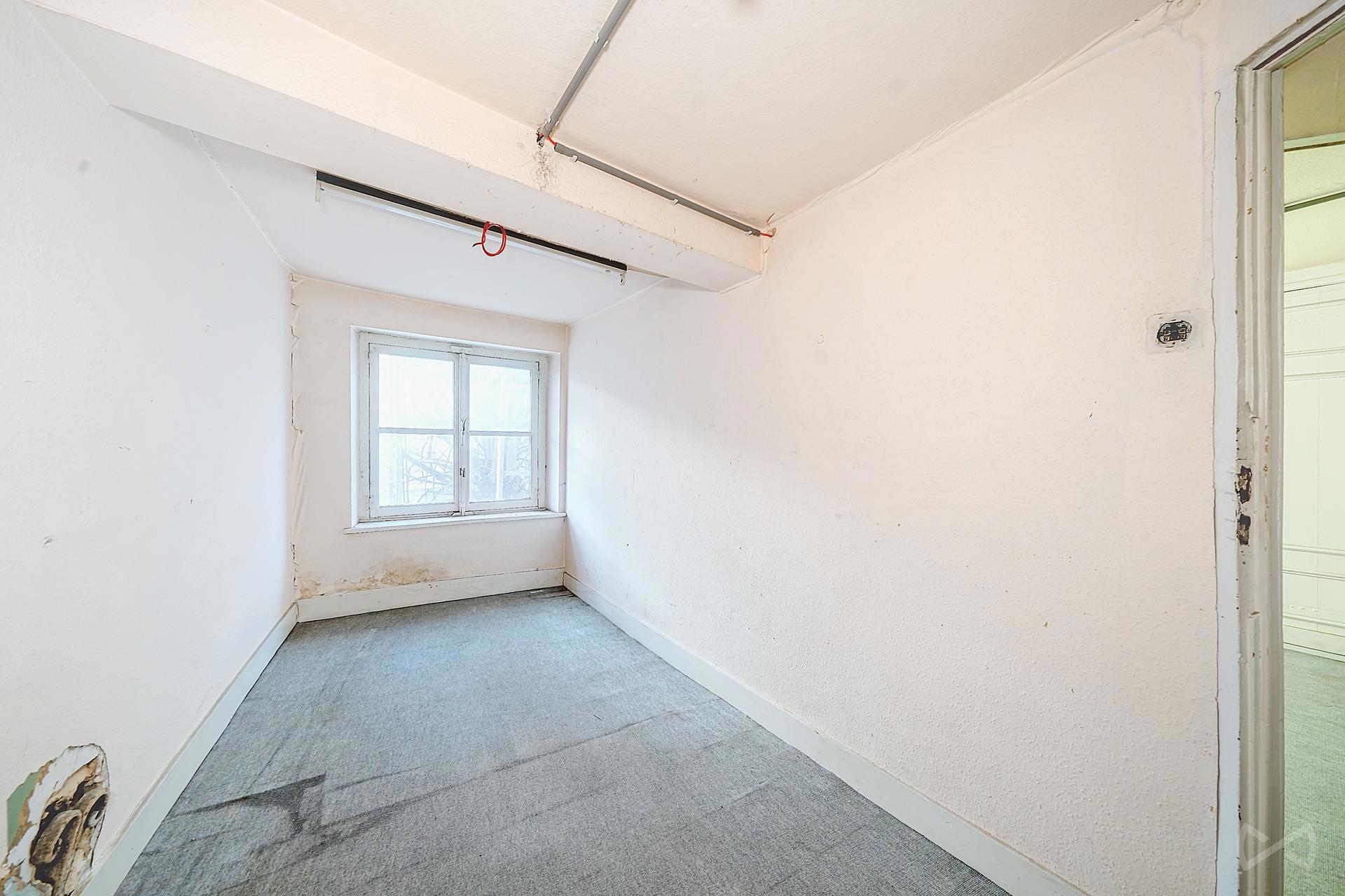 Picture 2 of 4 for Commercial building in Huy