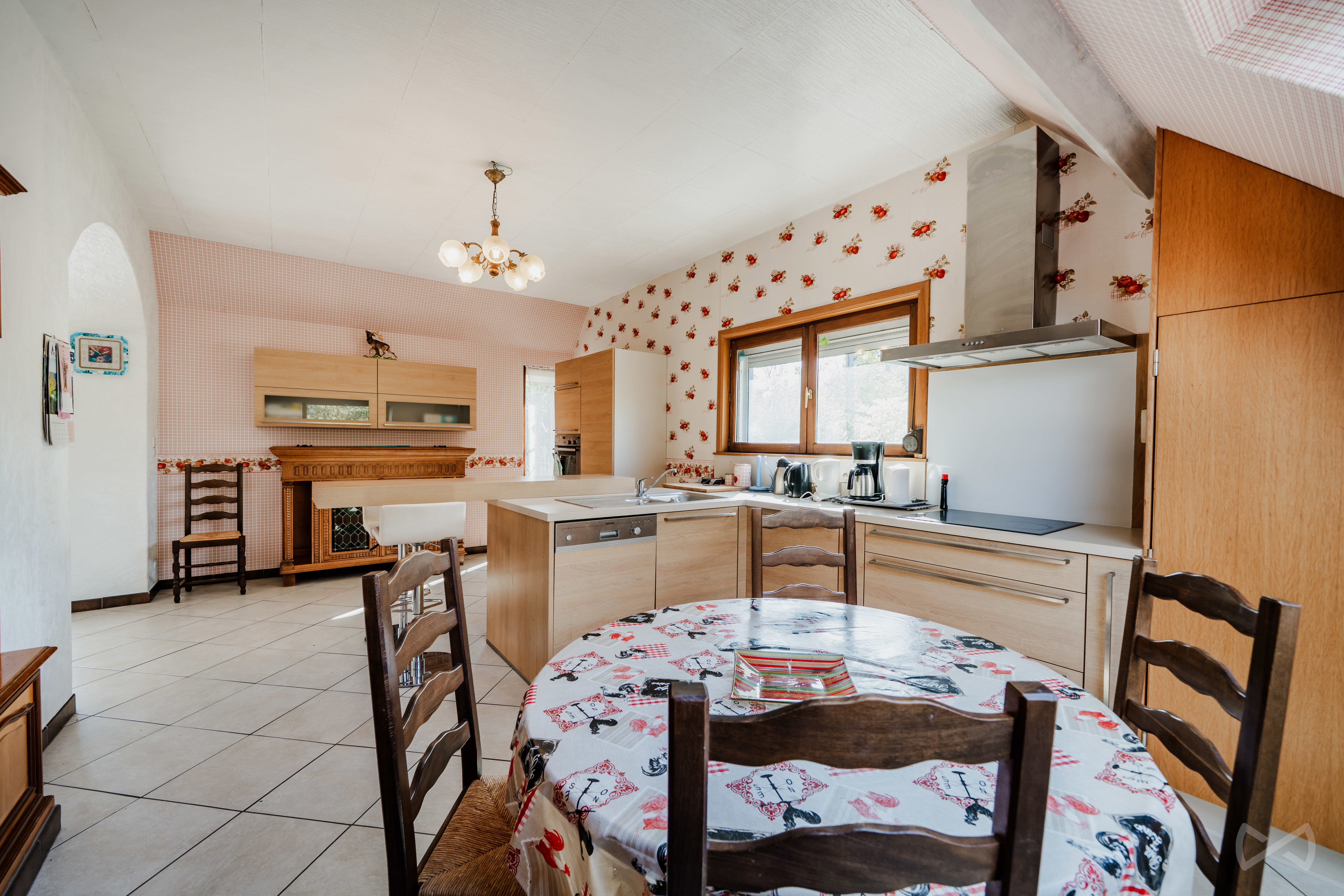 Photo 4 sur 4 pour Immeuble mixte de 15 chambres à Trelon