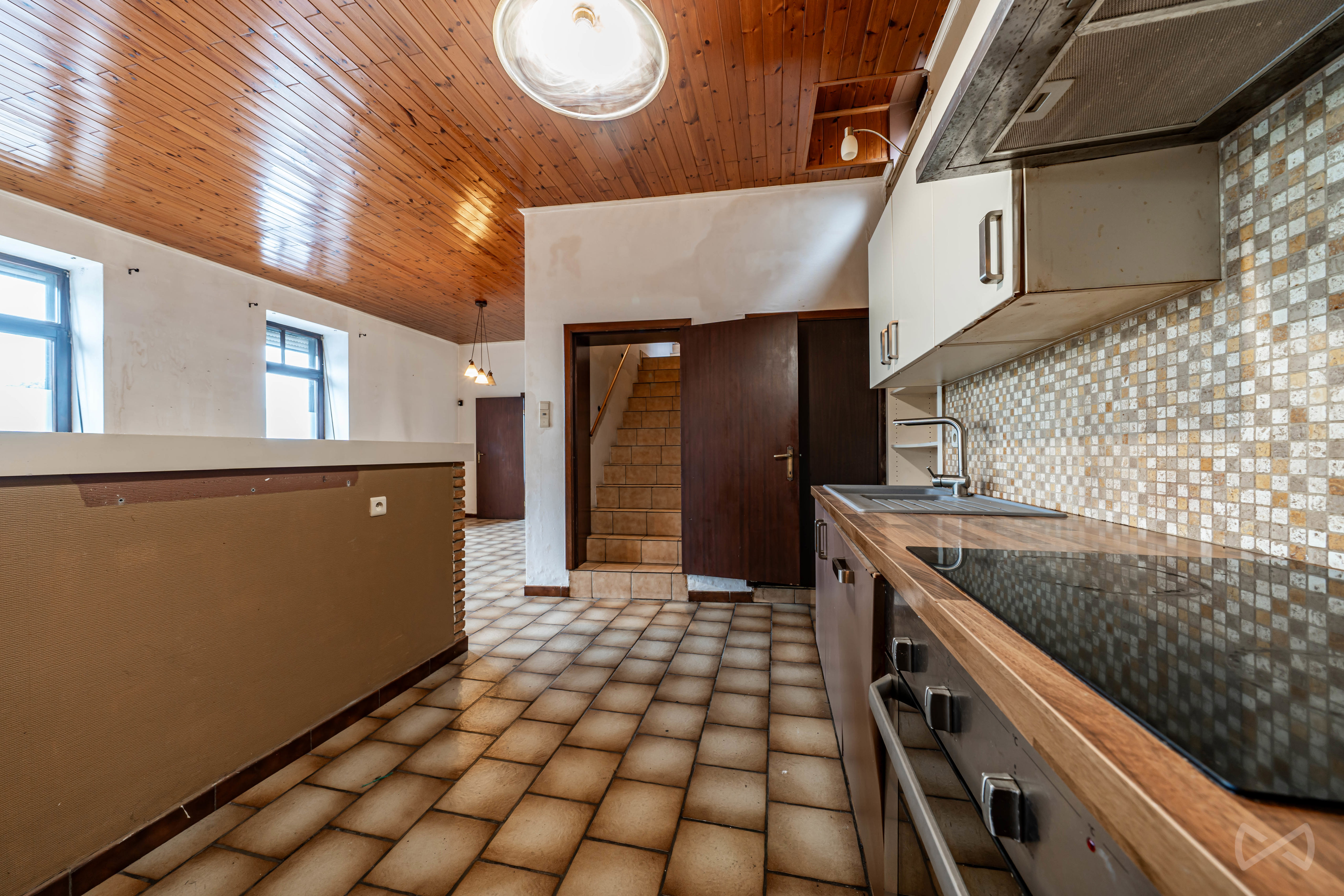 Photo 1 sur 4 pour Immeuble mixte de six chambres à Ghislenghien