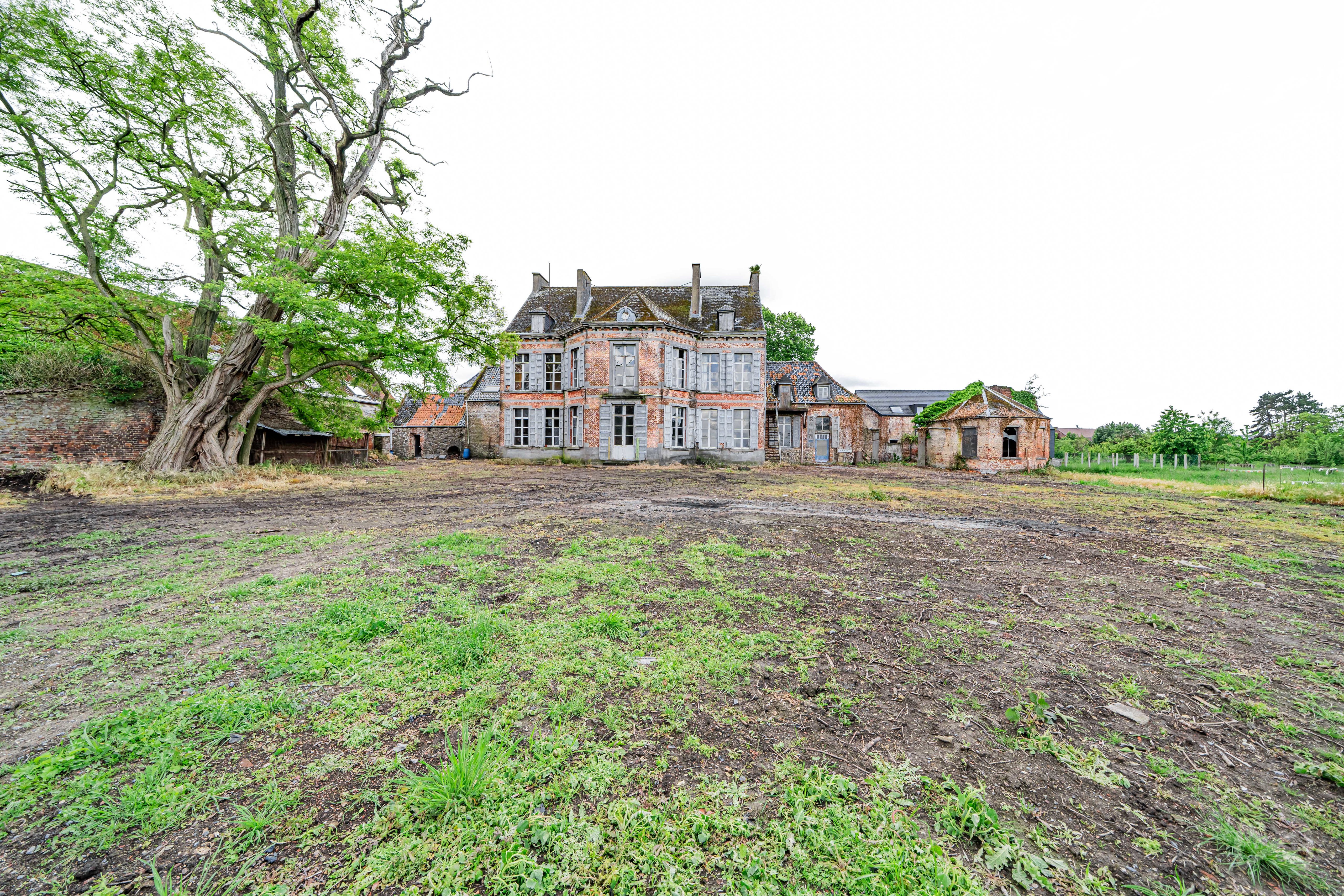 Picture 2 of 4 for Castle with ten bedrooms in Vellereille-le-sec