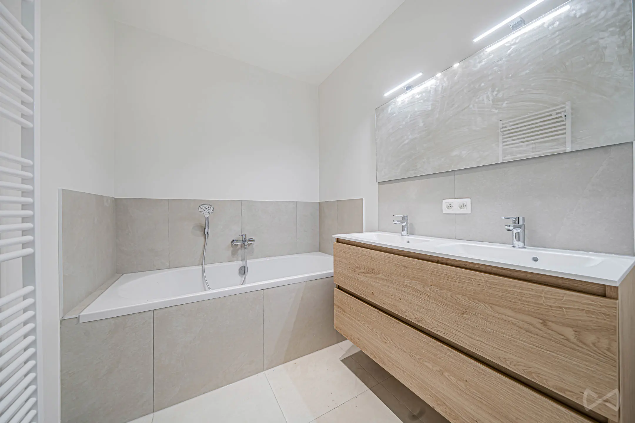 Photo 1 sur 3 pour Duplex de trois chambres à Schaerbeek