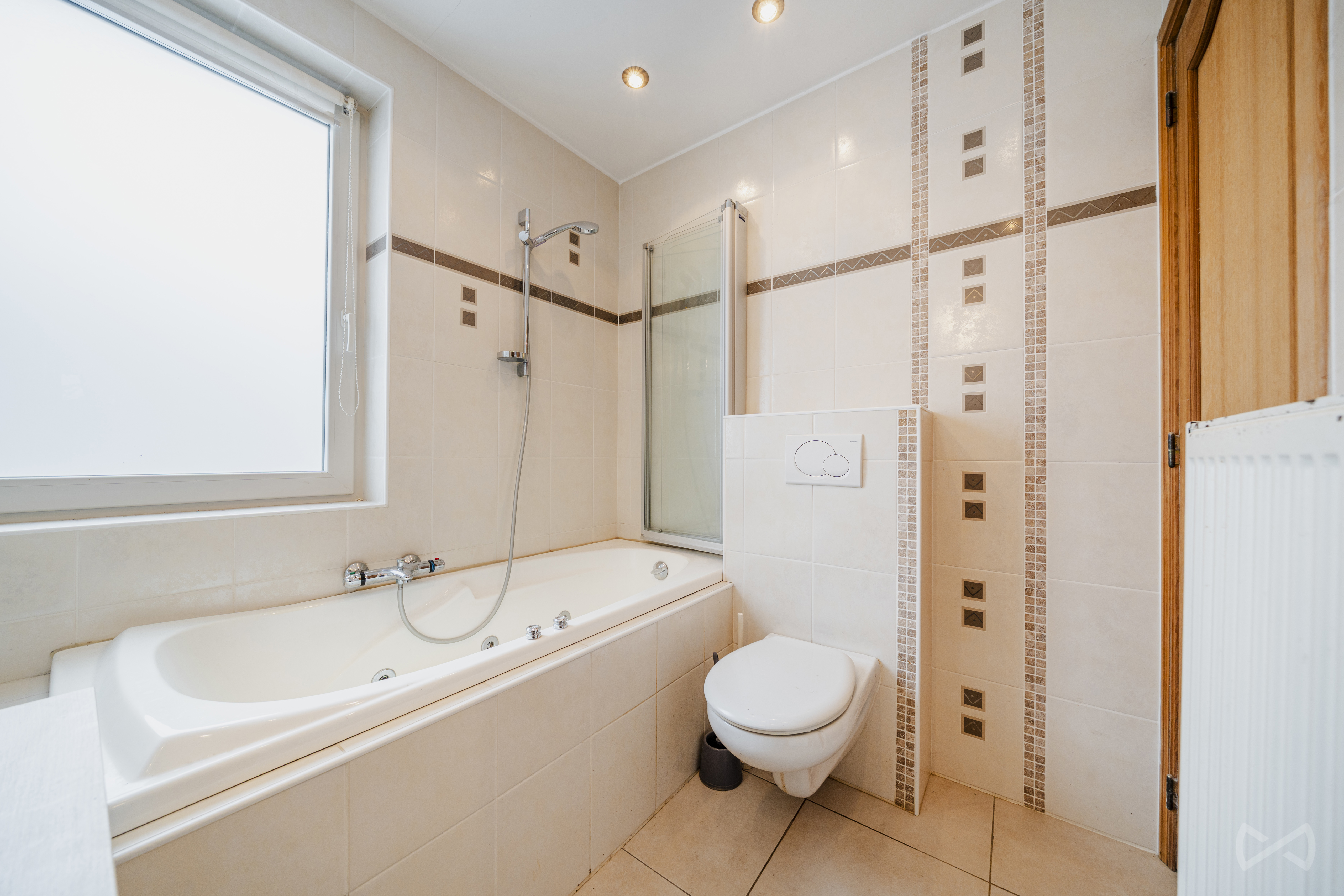 Picture 2 of 4 for House with four bedrooms in Mont-sur-marchienne