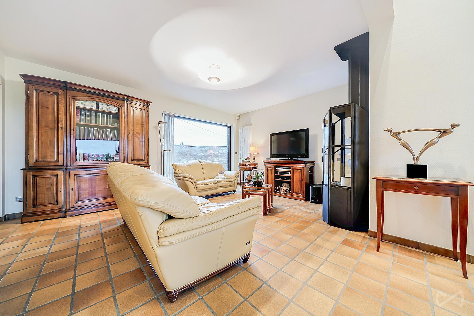 Photo 1 sur 4 pour Maison de quatre chambres à Thy-le-château