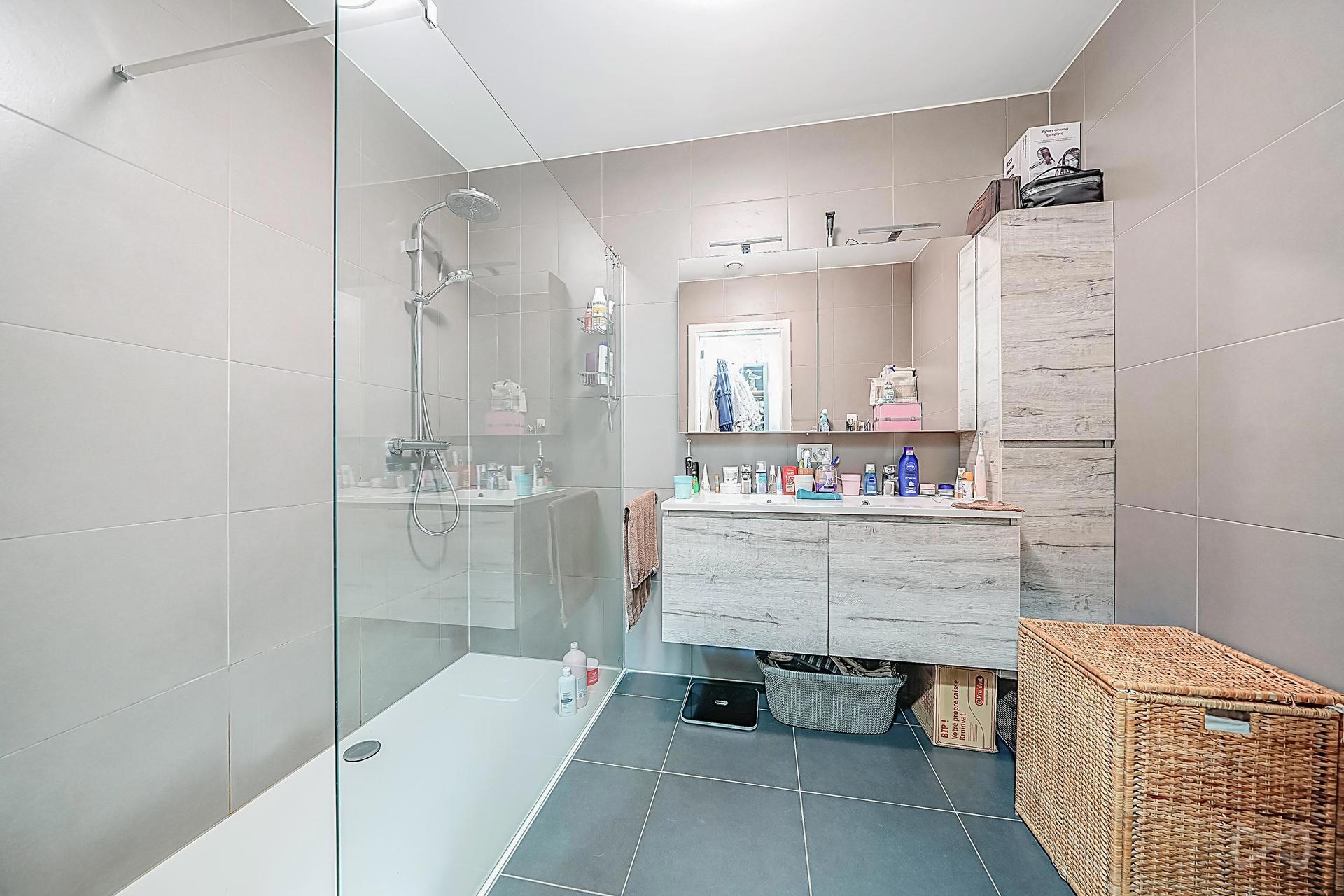 Foto 1 van 4 van Appartement met drie slaapkamers in Molenbeek-saint-jean