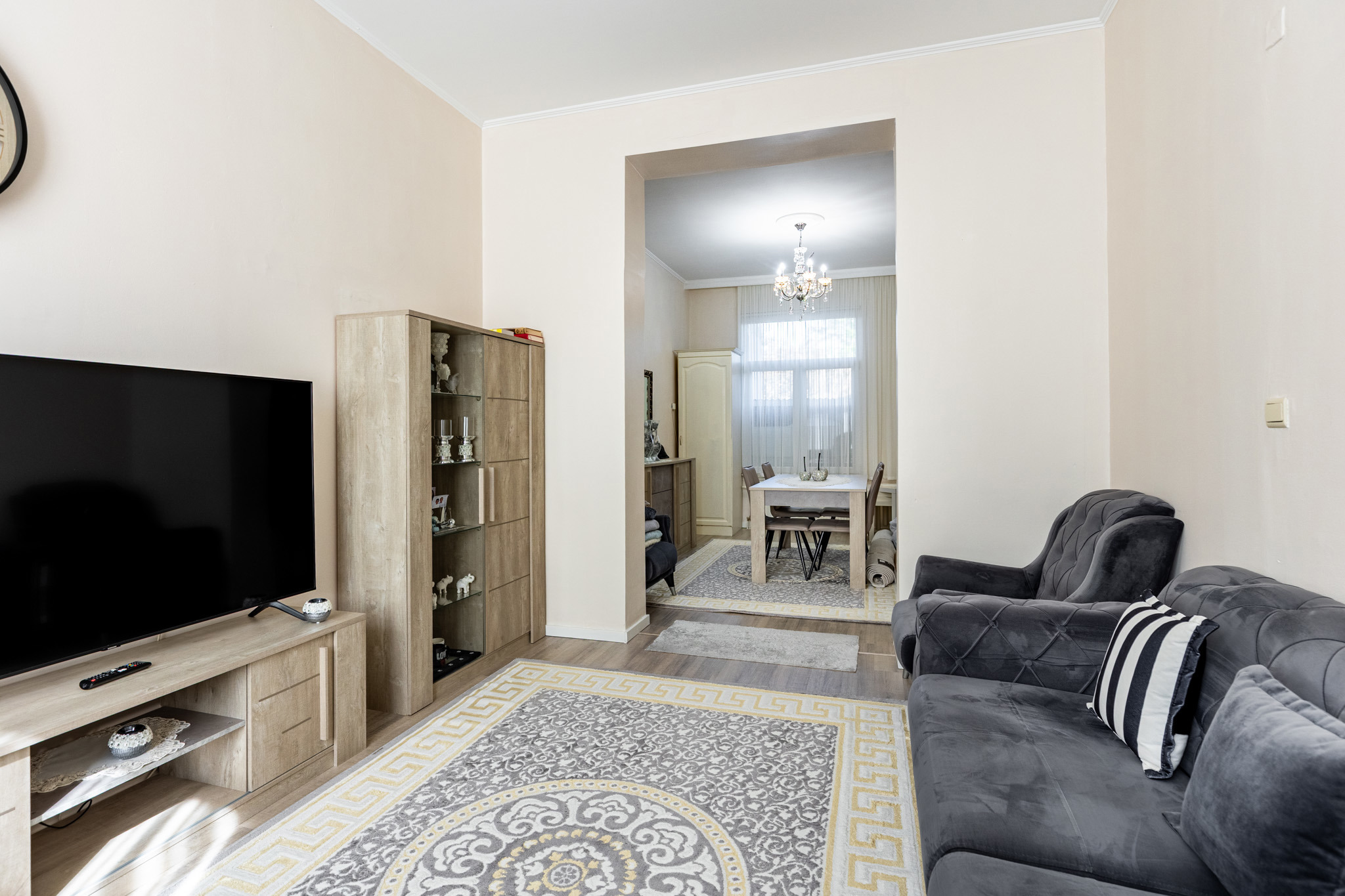 Picture 3 of 3 for Apartment block with five bedrooms in Schaerbeek