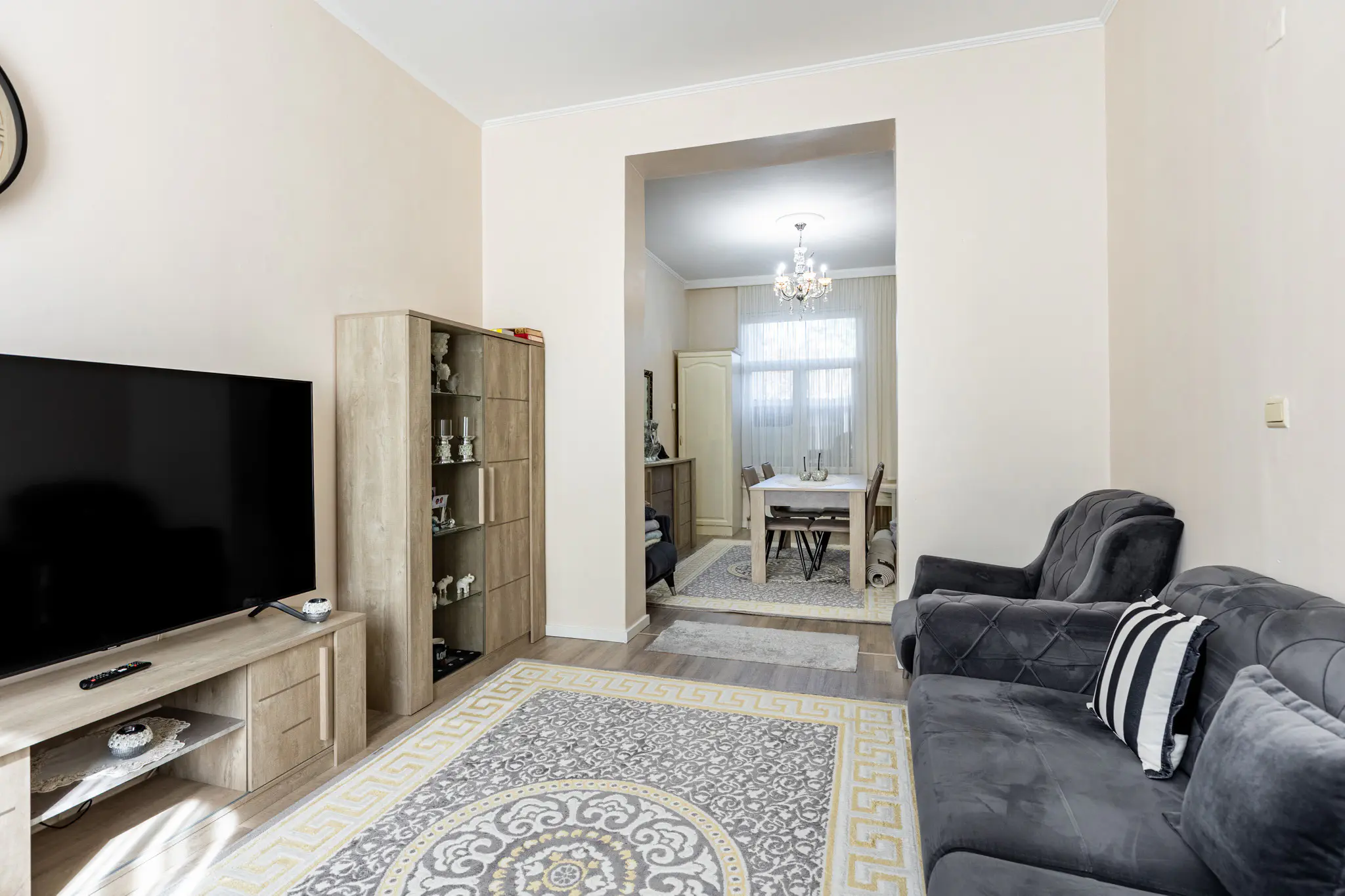 Picture 3 of 3 for Apartment block with five bedrooms in Schaerbeek