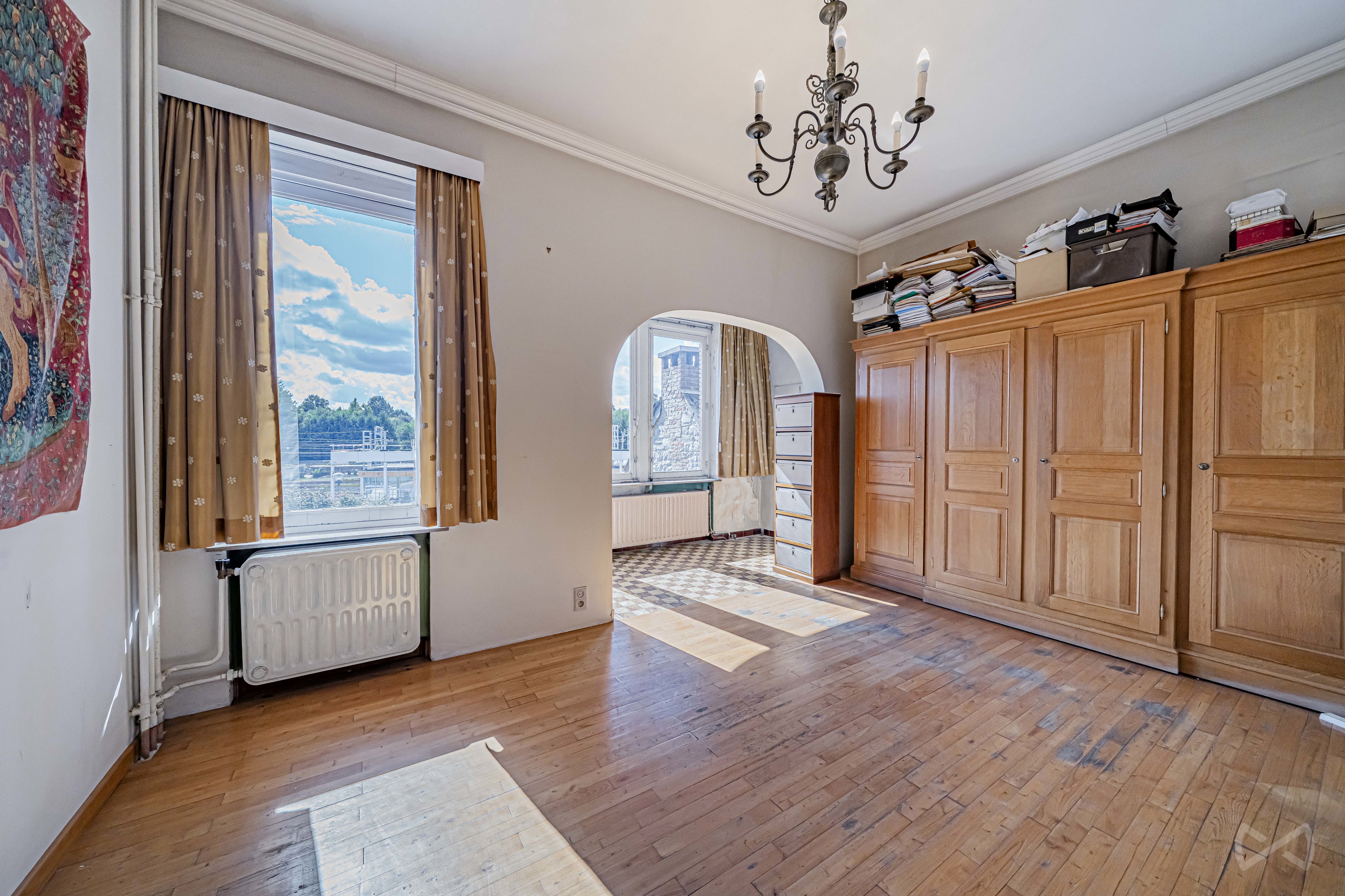 Picture 1 of 4 for House with six bedrooms in Ciney