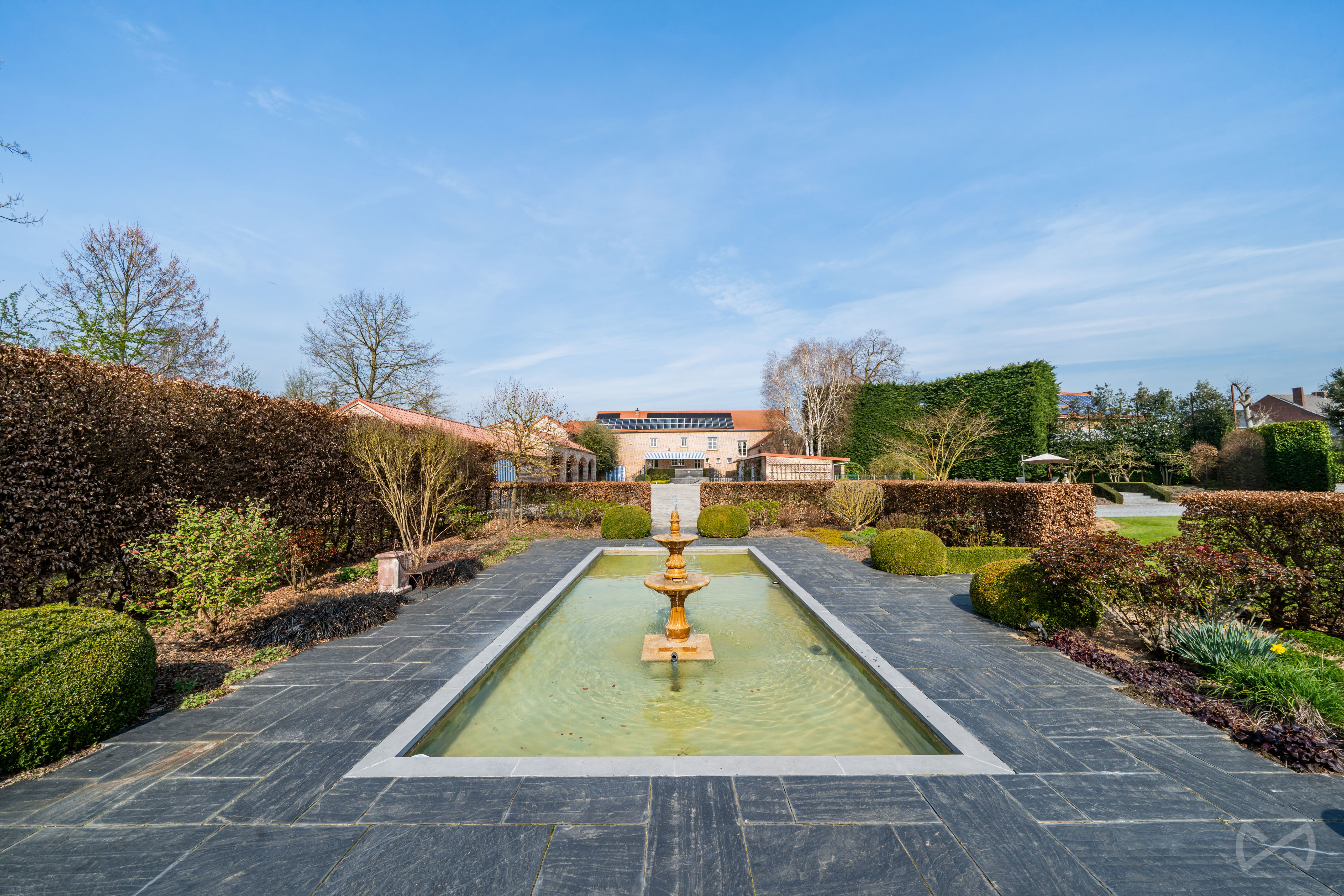 Picture 1 of 4 for Villa with six bedrooms in Jodoigne