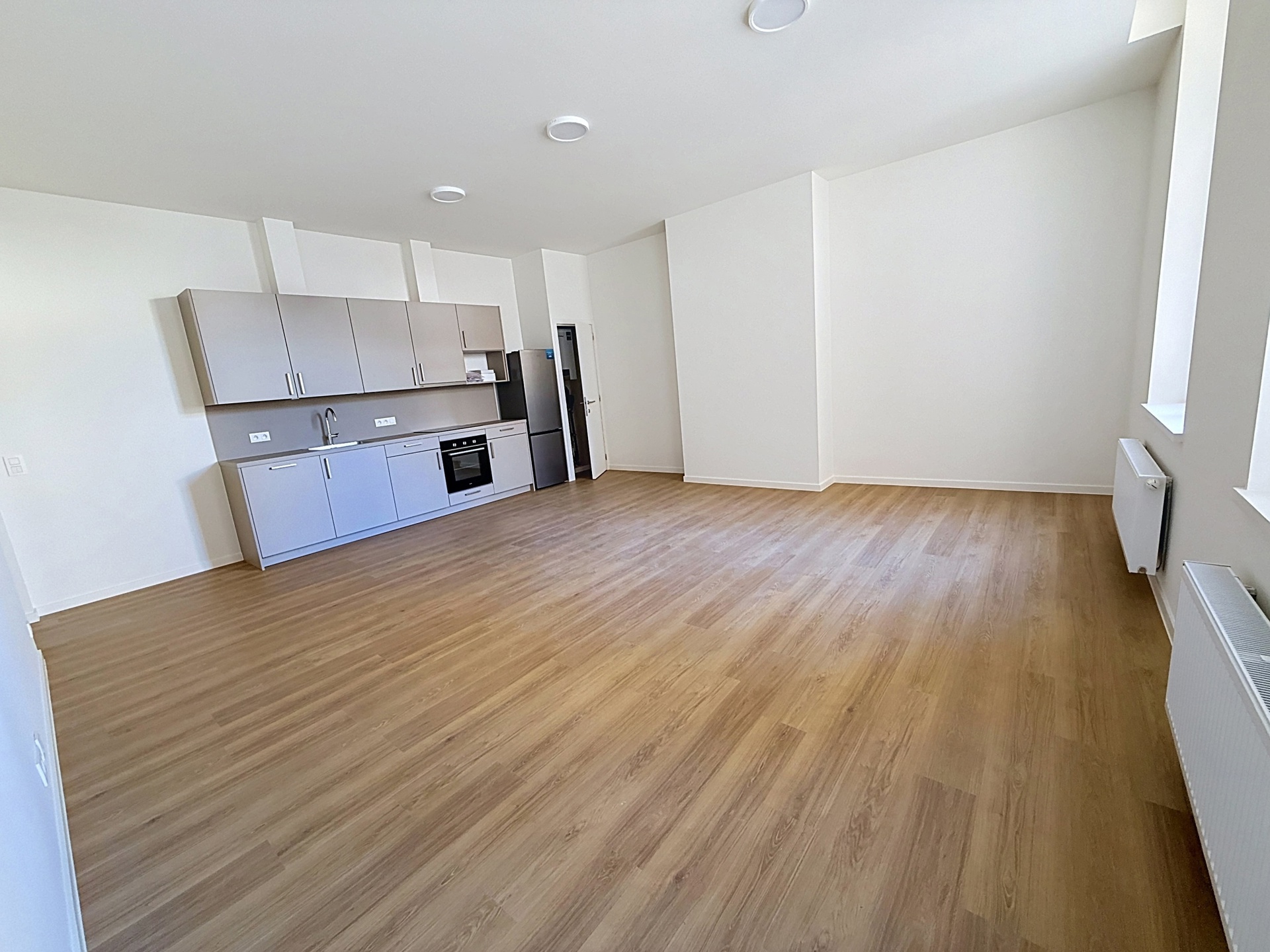 Picture 2 of 3 for Flat with two bedrooms in Ath